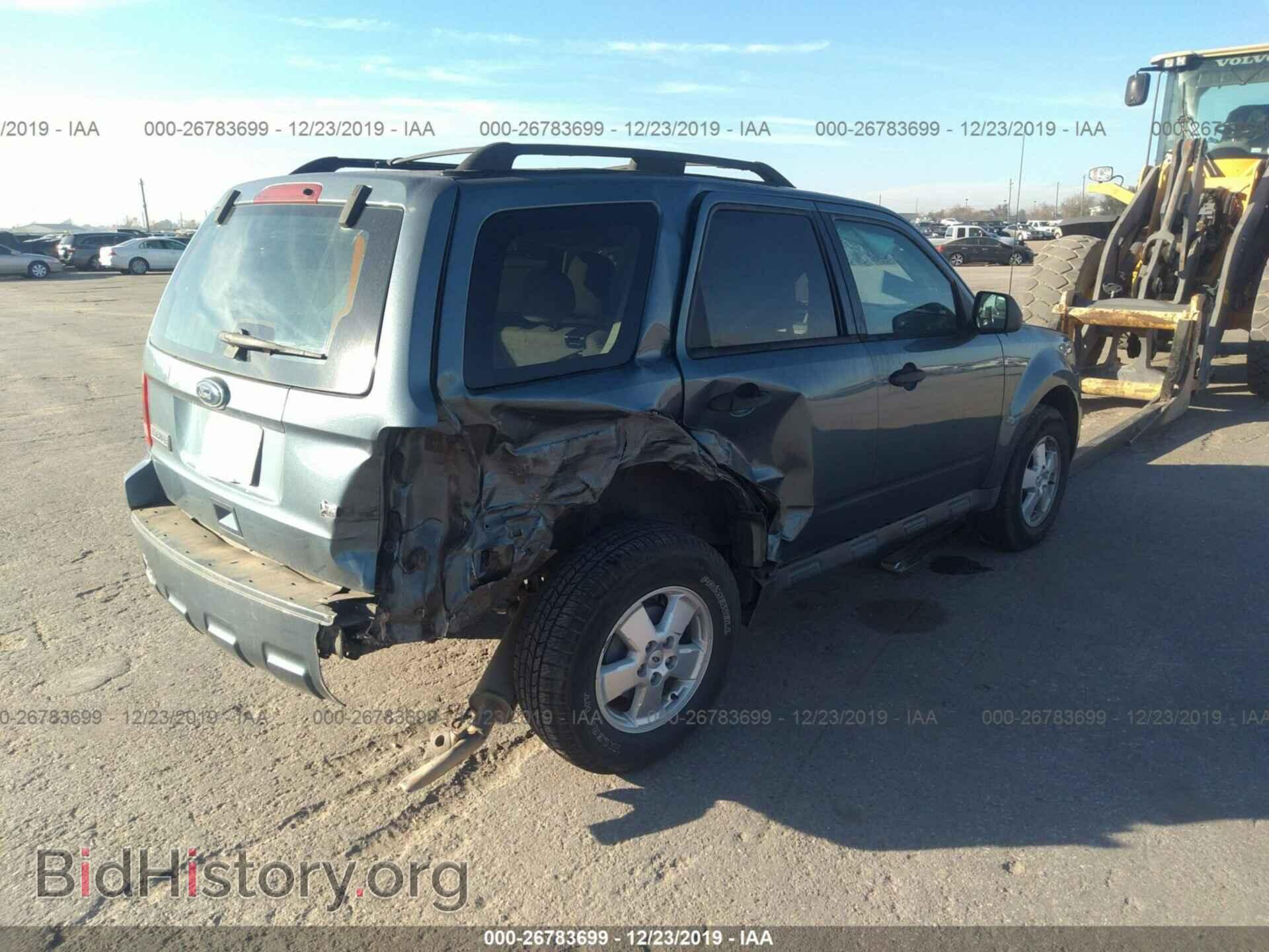 2011 FORD ESCAPE - VIN: 1FMCU0DG4BKC71039 - Photo 4