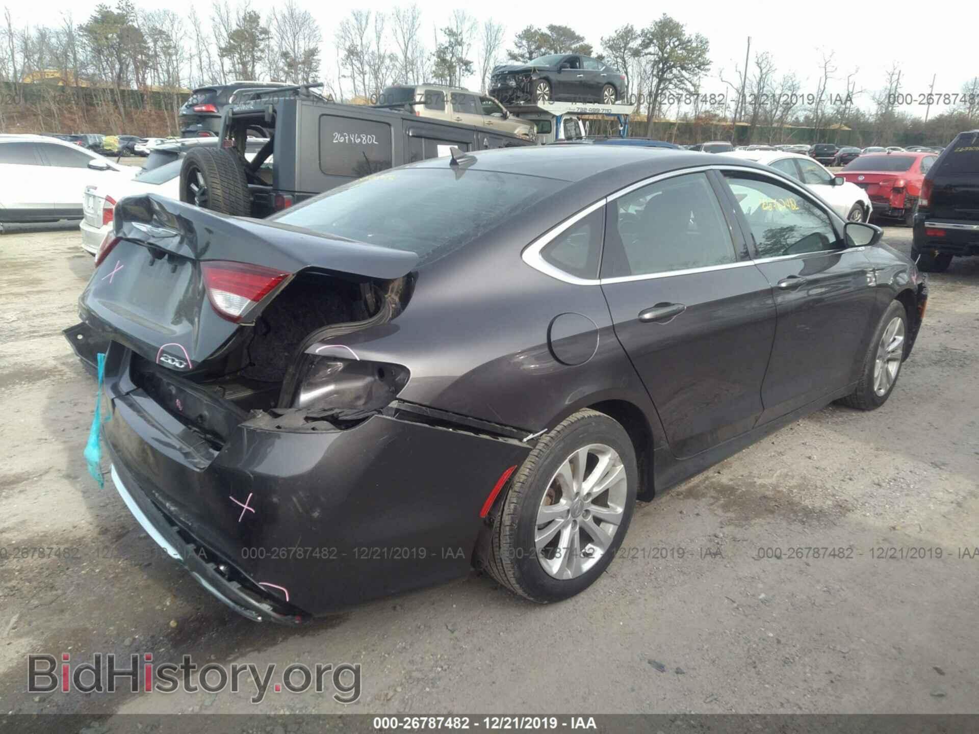 2016 Chrysler 200 - VIN: 1C3CCCAB5GN102143 - Photo 4