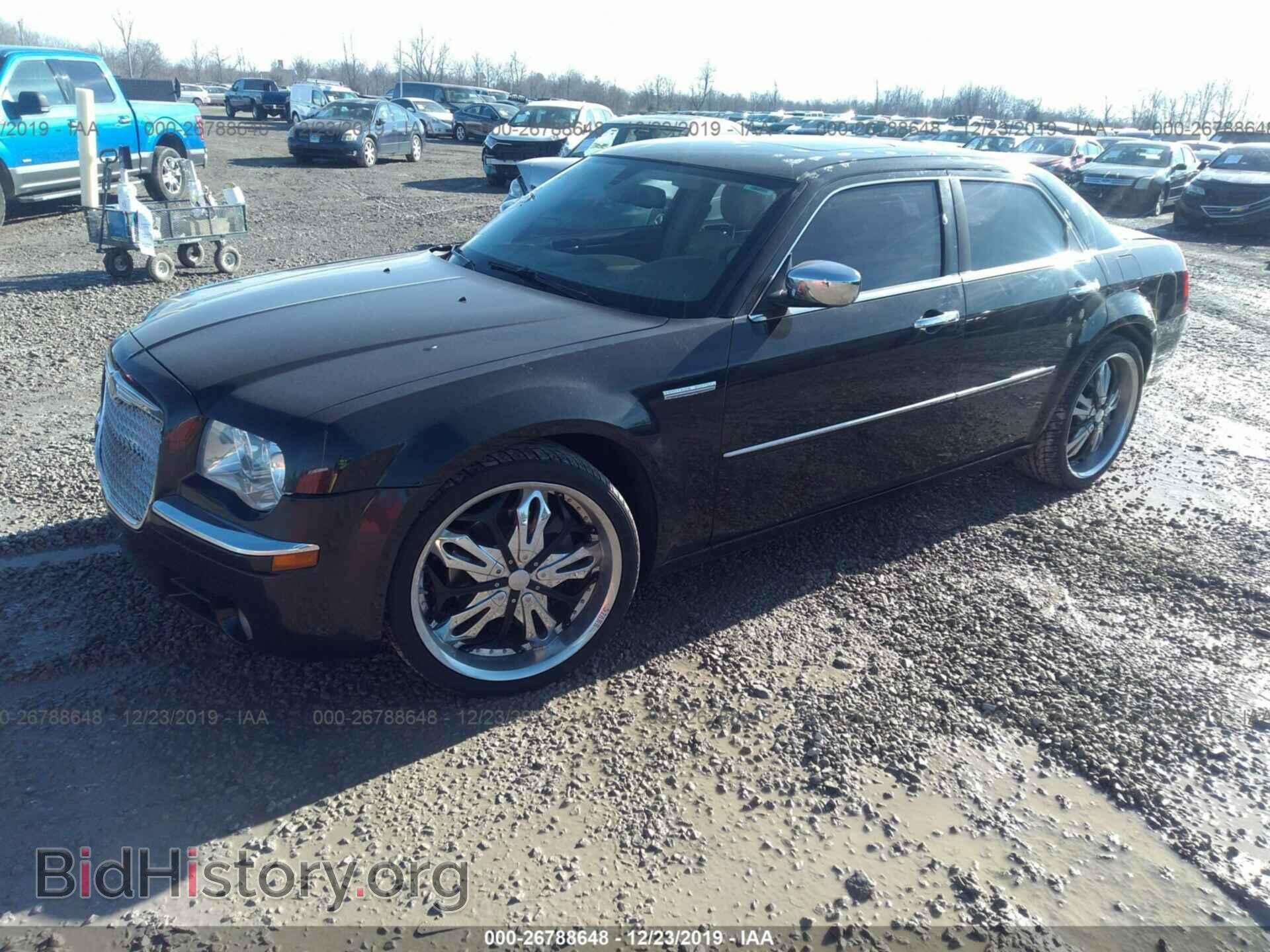 2009 CHRYSLER 300C - VIN: 2C3LA63T79H630940 - Фото 2