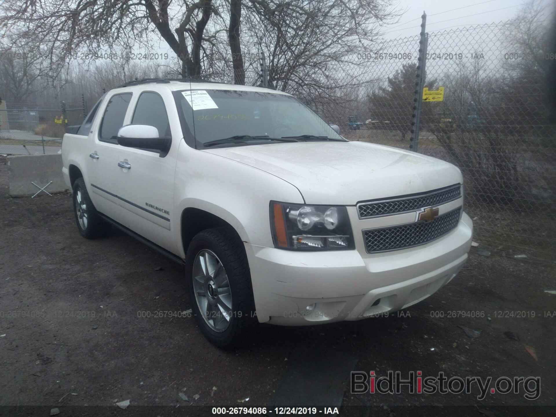Photo 3GNVKGE24AG207725 - Chevrolet Avalanche 2010