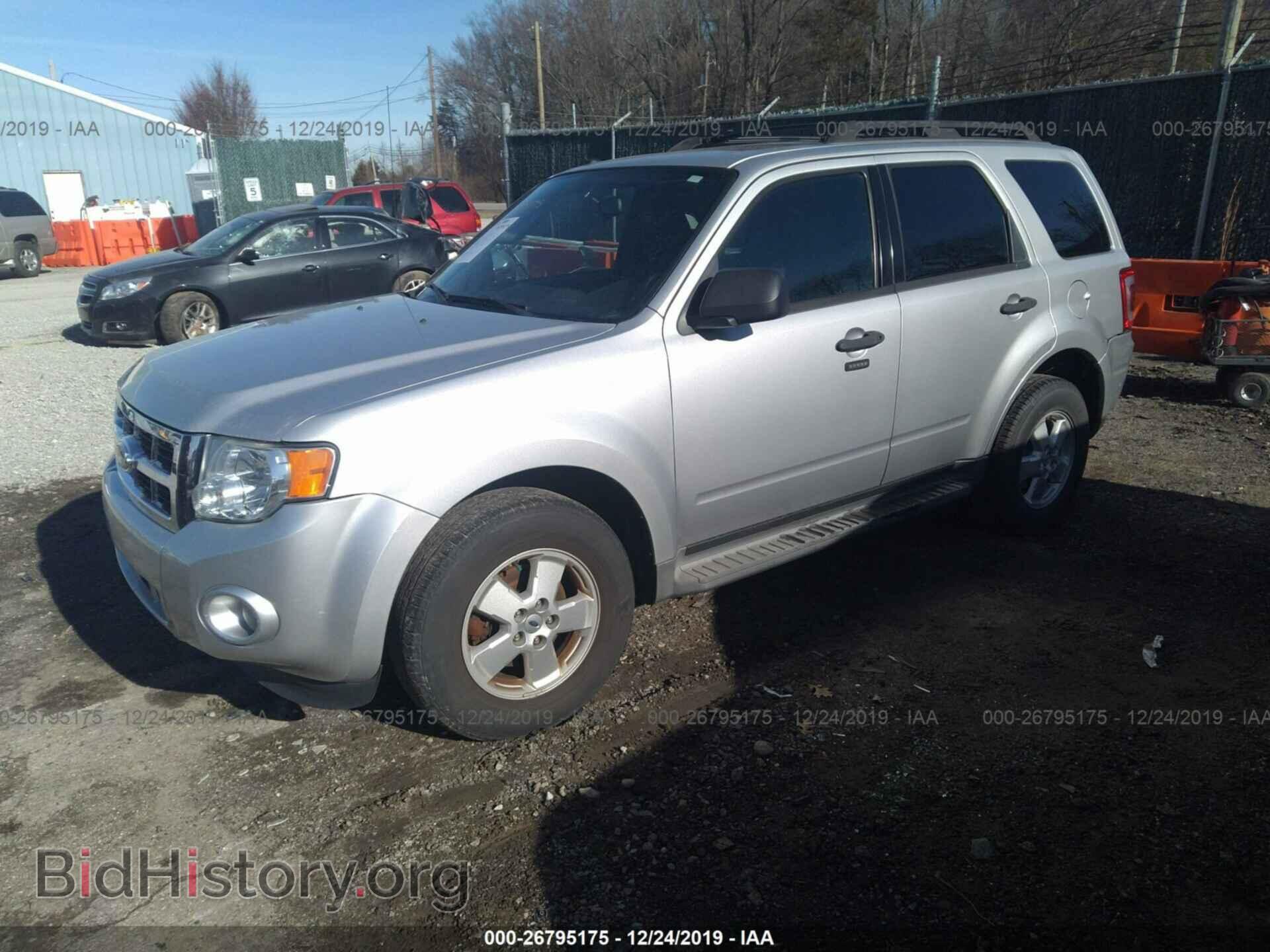 2011 FORD ESCAPE - VIN: 1FMCU0D71BKB22202 - Photo 2