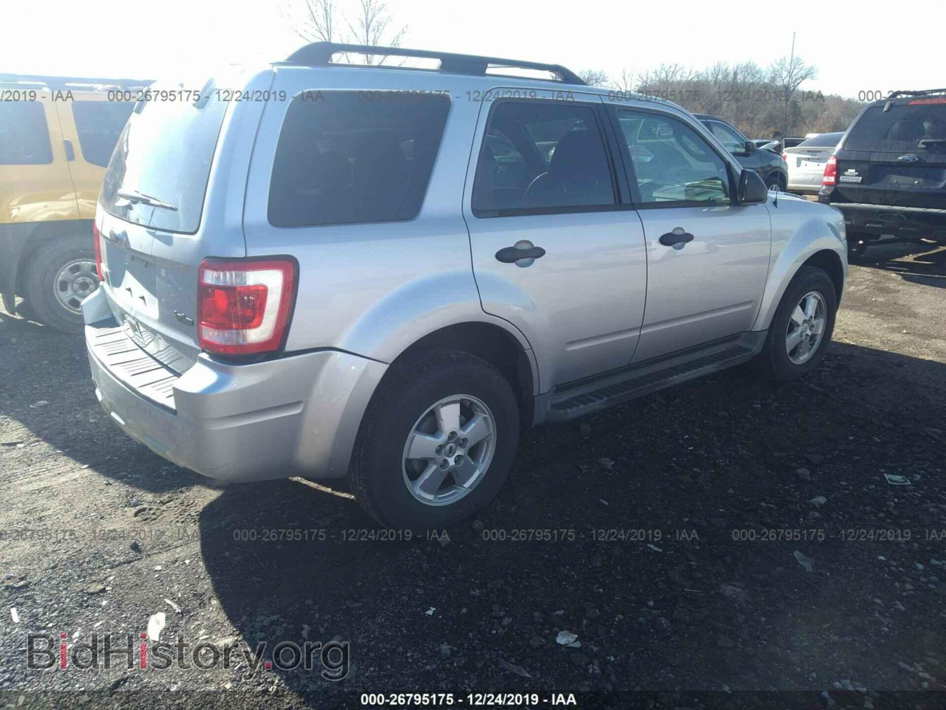 2011 FORD ESCAPE - VIN: 1FMCU0D71BKB22202 - Photo 4
