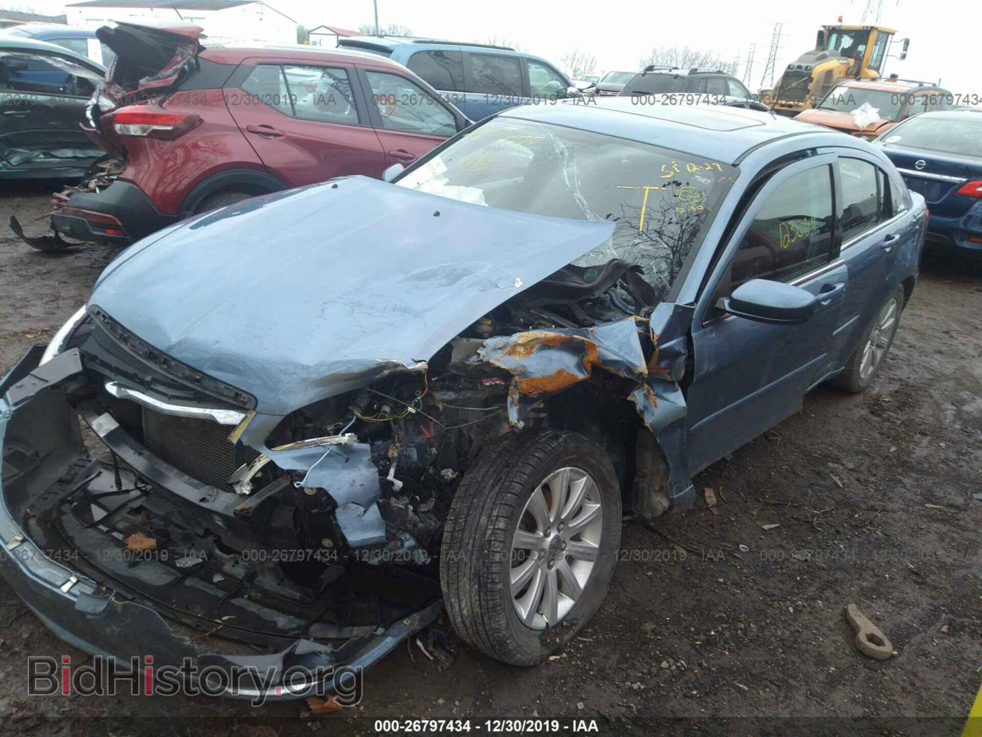 2011 CHRYSLER 200 - VIN: 1C3BC1FG6BN577412 - Фото 2