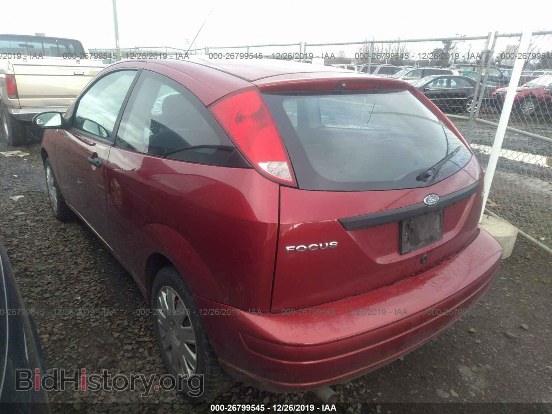 2005 Ford Focus - VIN: 3FAFP31NX5R125070 - Фото 3