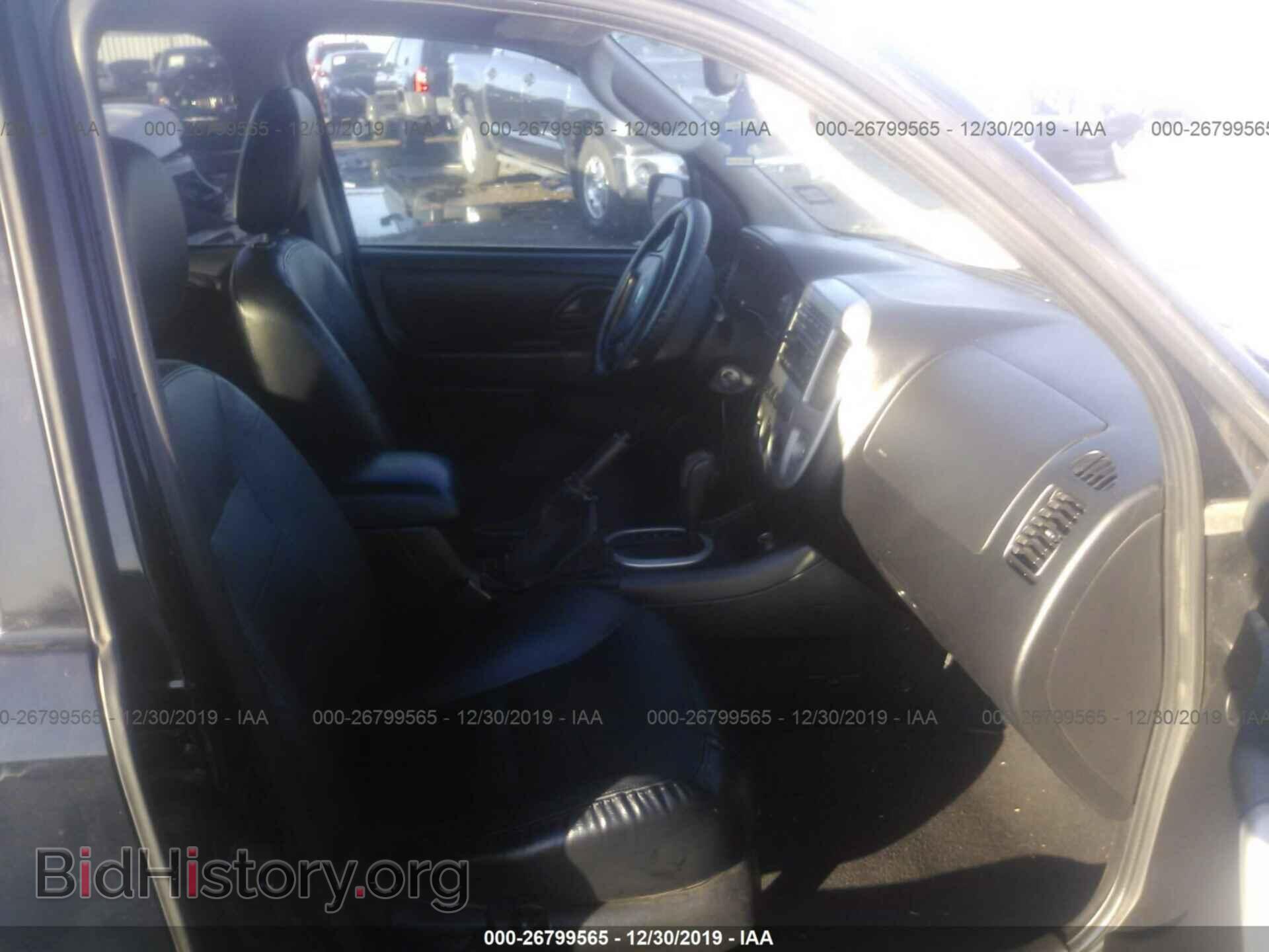 2005 Ford Escape - VIN: 1FMCU04185KD66073 - Фото 5