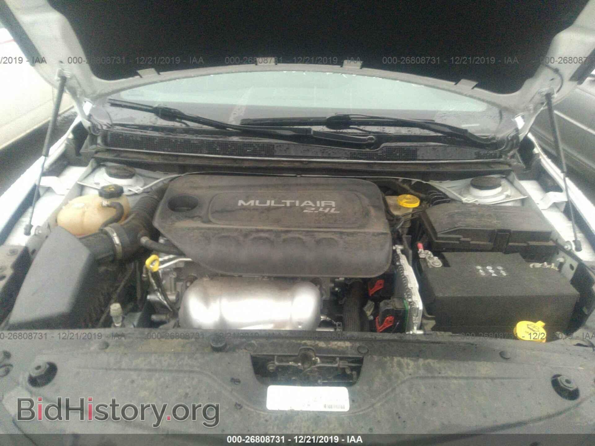 2016 CHRYSLER 200 - VIN: 1C3CCCBB3GN113849 - Фото 10