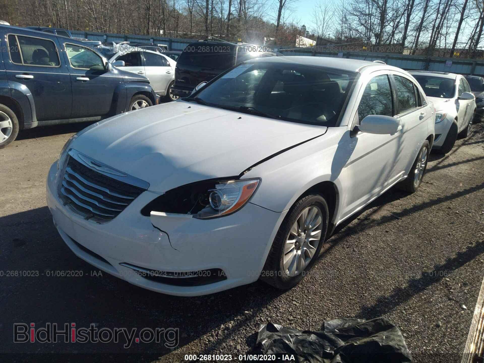 2012 CHRYSLER 200 - VIN: 1C3CCBAB9CN117443 - Фото 2