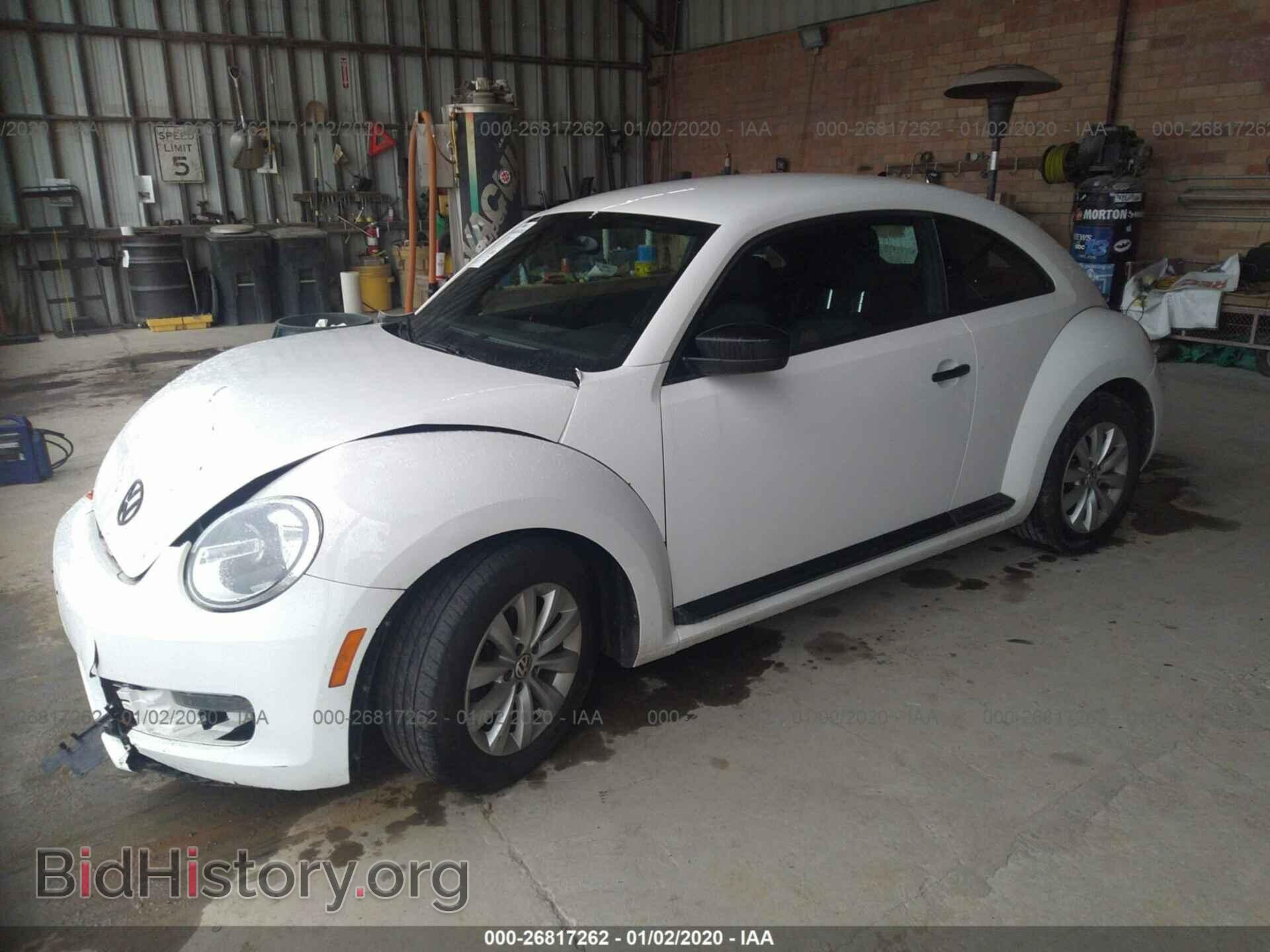 2014 VOLKSWAGEN BEETLE - VIN: 3VWFP7AT5EM621324 - Фото 2