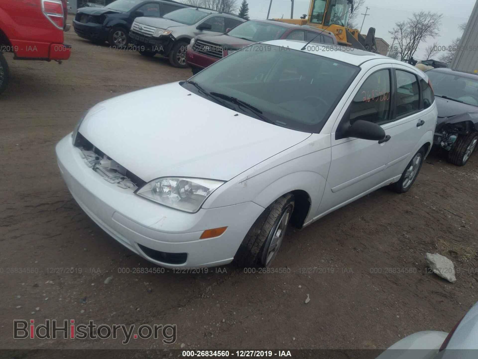 2005 FORD FOCUS - VIN: 3FAFP37NX5R125478 - Фото 2