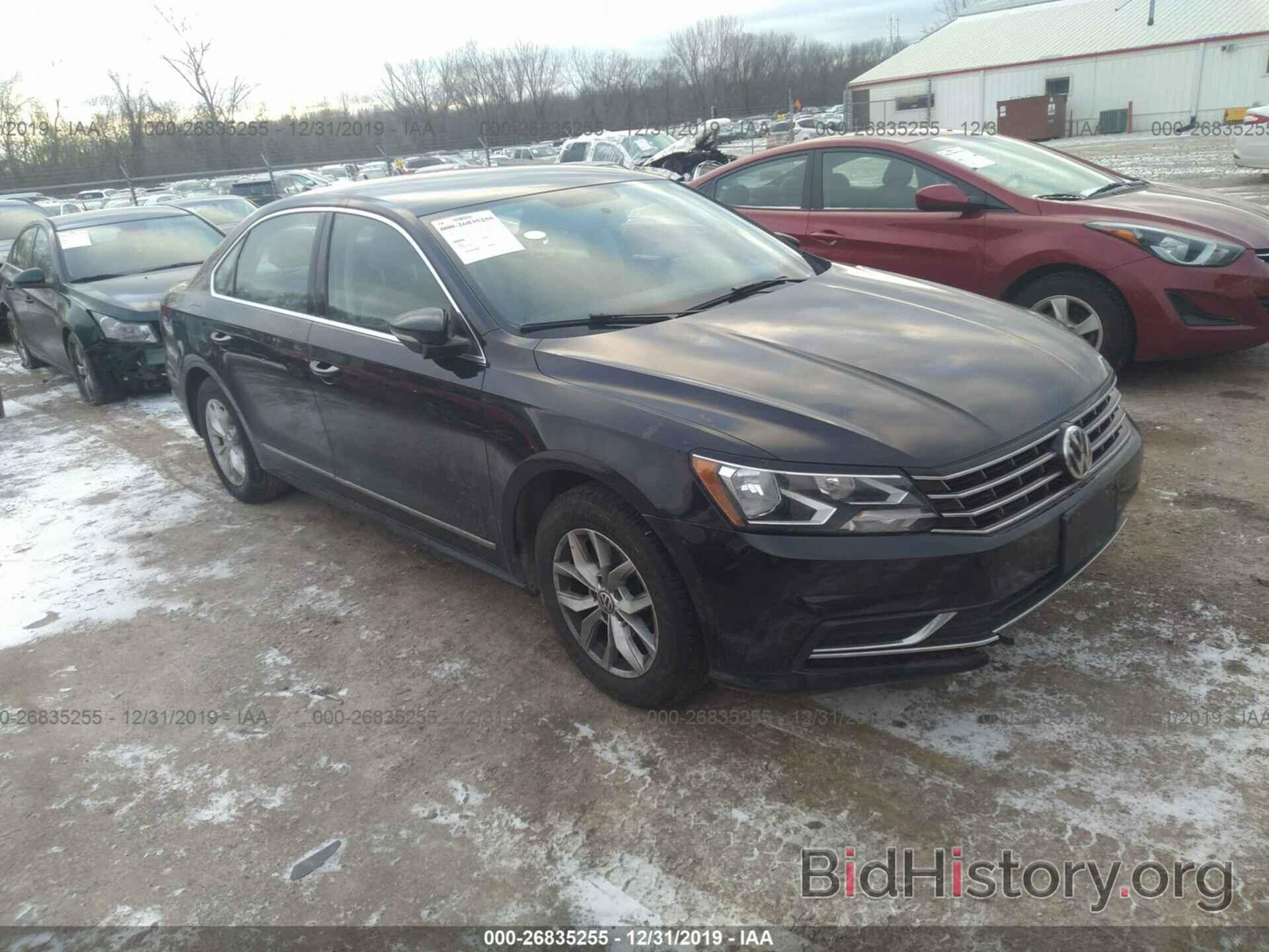 Photo 1VWAT7A36HC055556 - VOLKSWAGEN PASSAT 2017