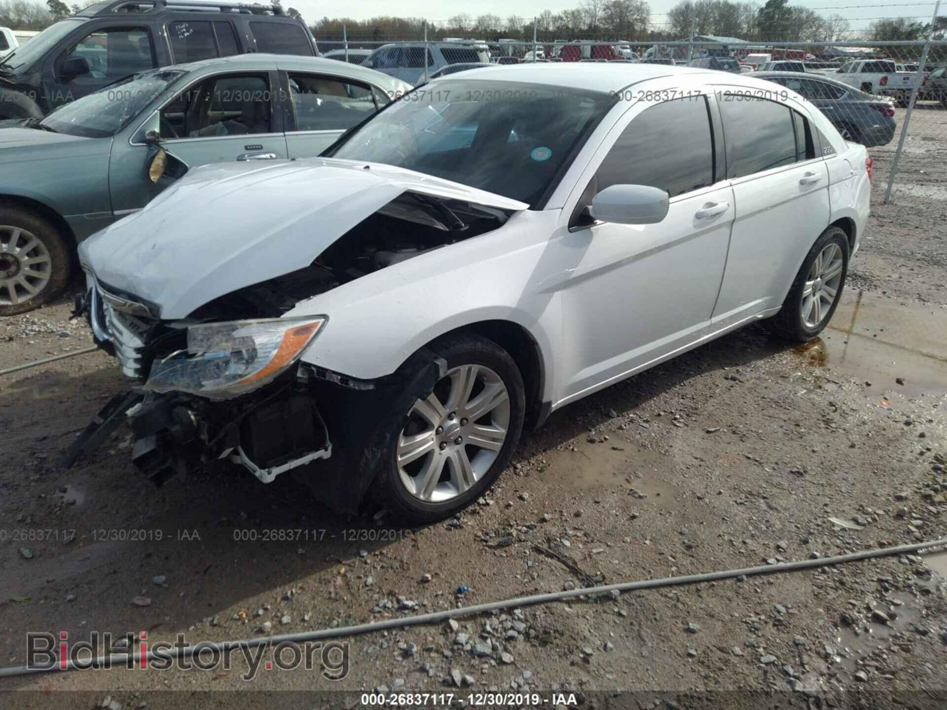 2013 CHRYSLER 200 - VIN: 1C3CCBAB9DN660289 - Photo 2