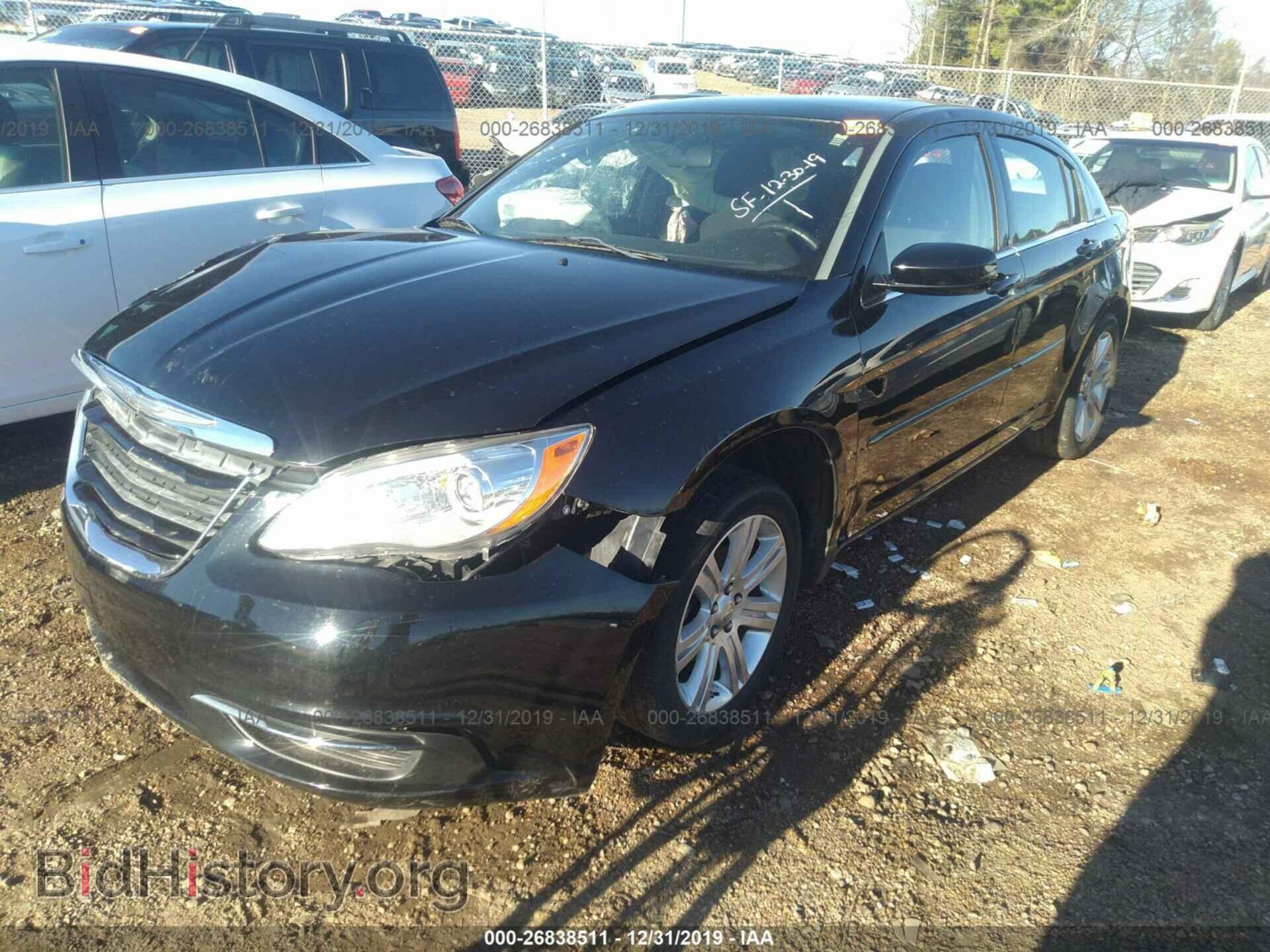 2013 CHRYSLER 200 - VIN: 1C3CCBBB9DN732557 - Фото 2