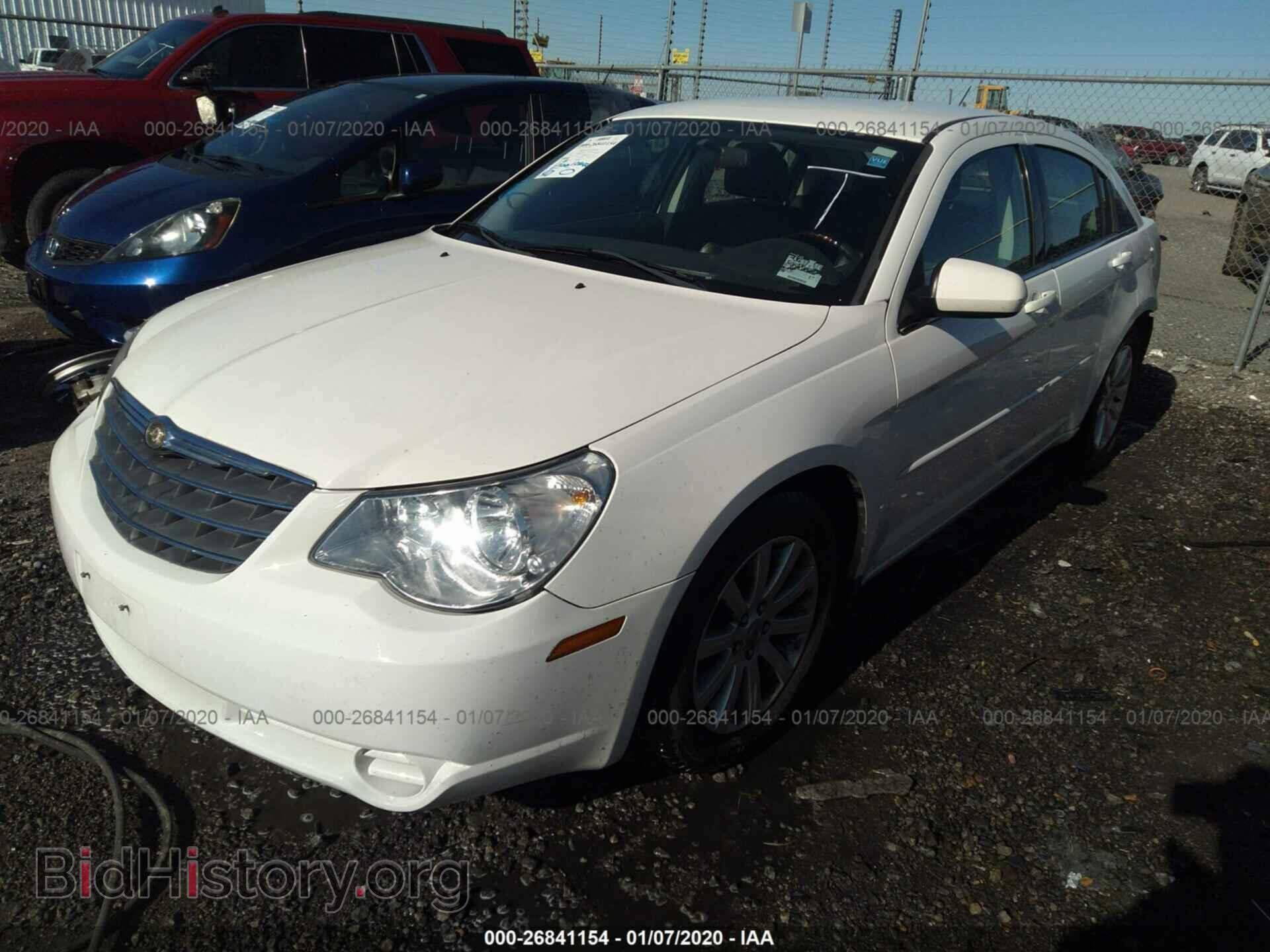 2010 CHRYSLER SEBRING - VIN: 1C3CC5FB0AN126877 - Фото 2