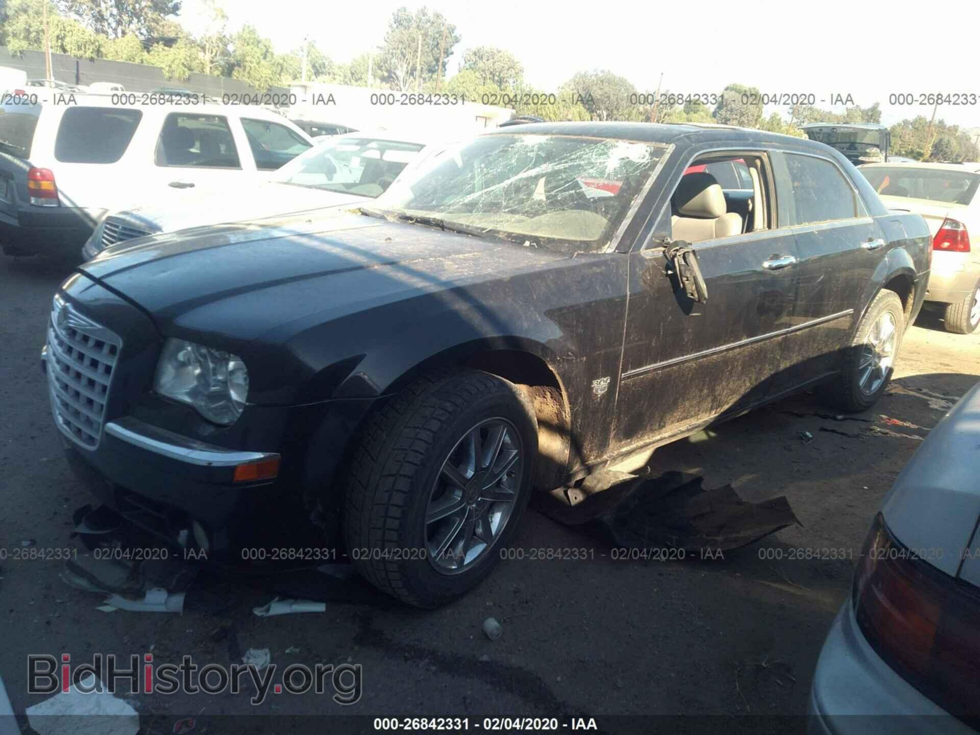 2007 CHRYSLER 300C - VIN: 2C3KK63H17H807631 - Фото 2