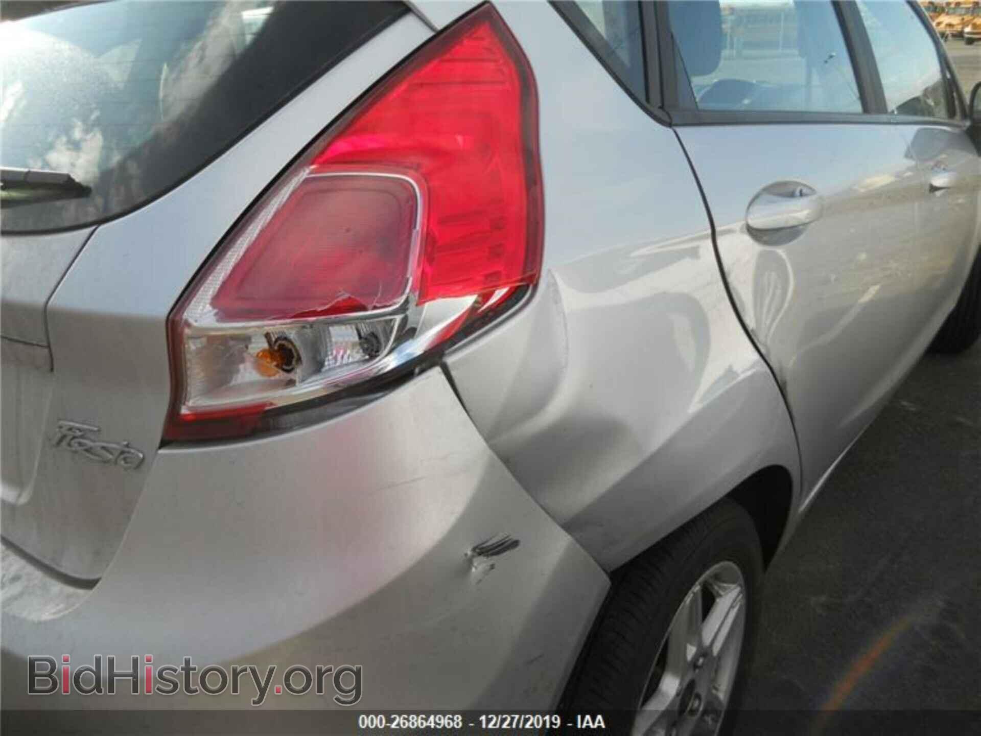 2018 Ford Fiesta - VIN: 3FADP4EJ8JM122387 - Фото 3