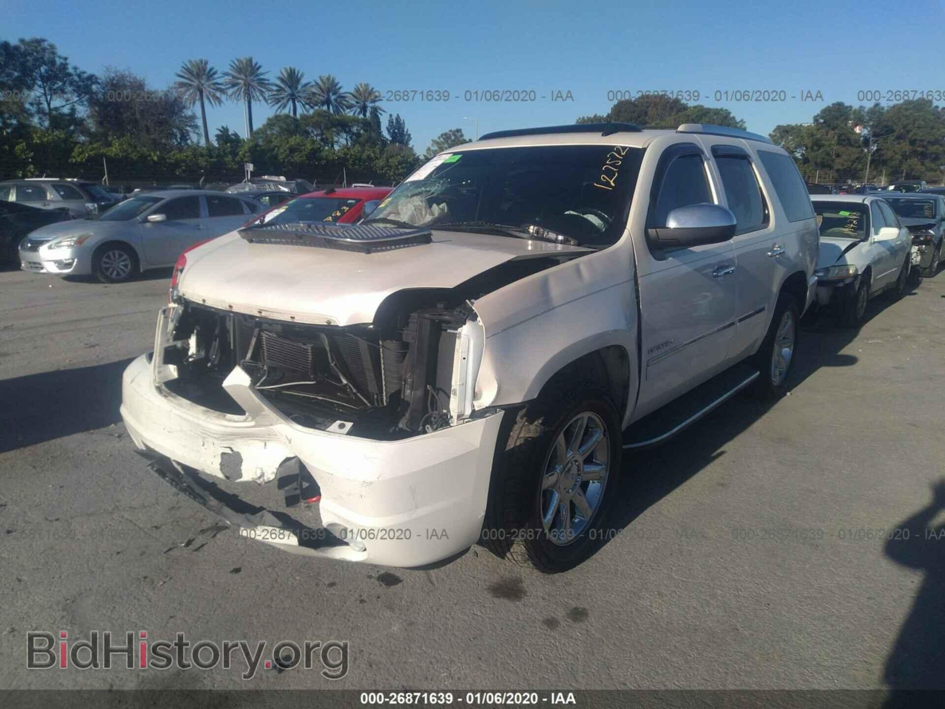 2010 GMC YUKON - VIN: 1GKUCEEF3AR127572 - Photo 2