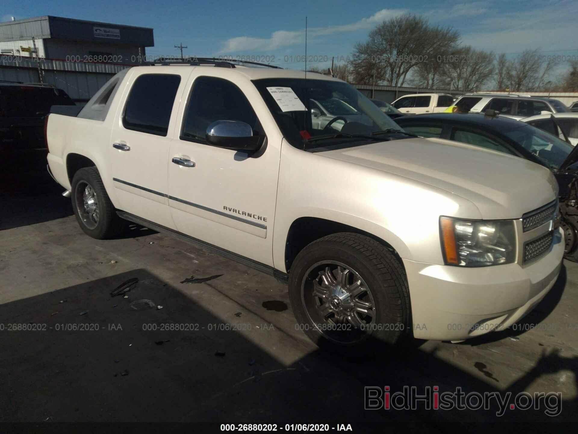 Photo 3GNVKGE01AG173208 - CHEVROLET AVALANCHE 2010
