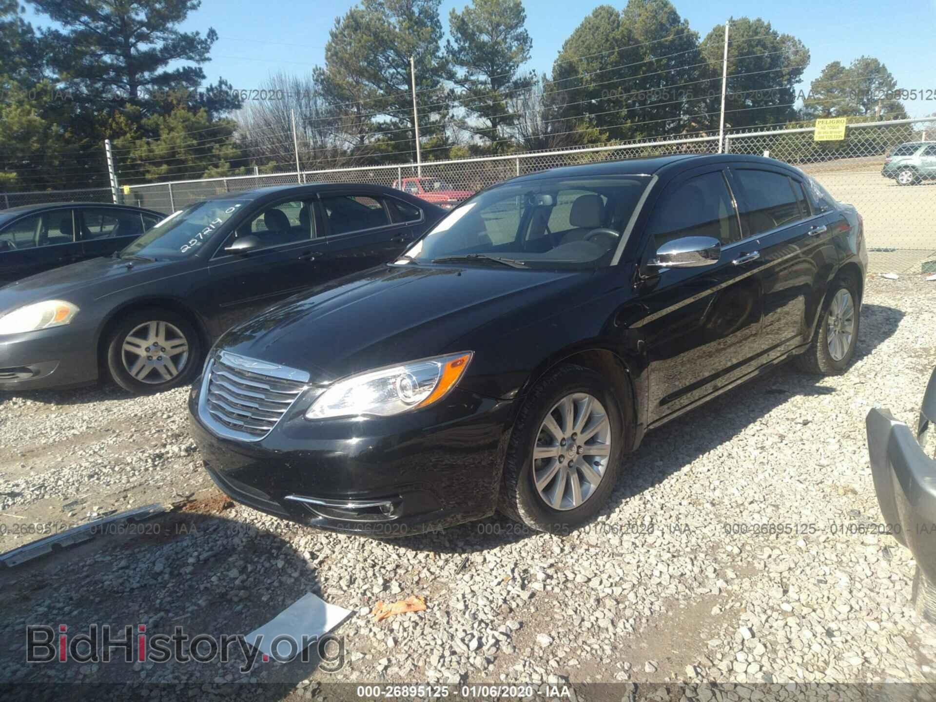 2013 CHRYSLER 200 - VIN: 1C3CCBCG2DN505527 - Фото 2