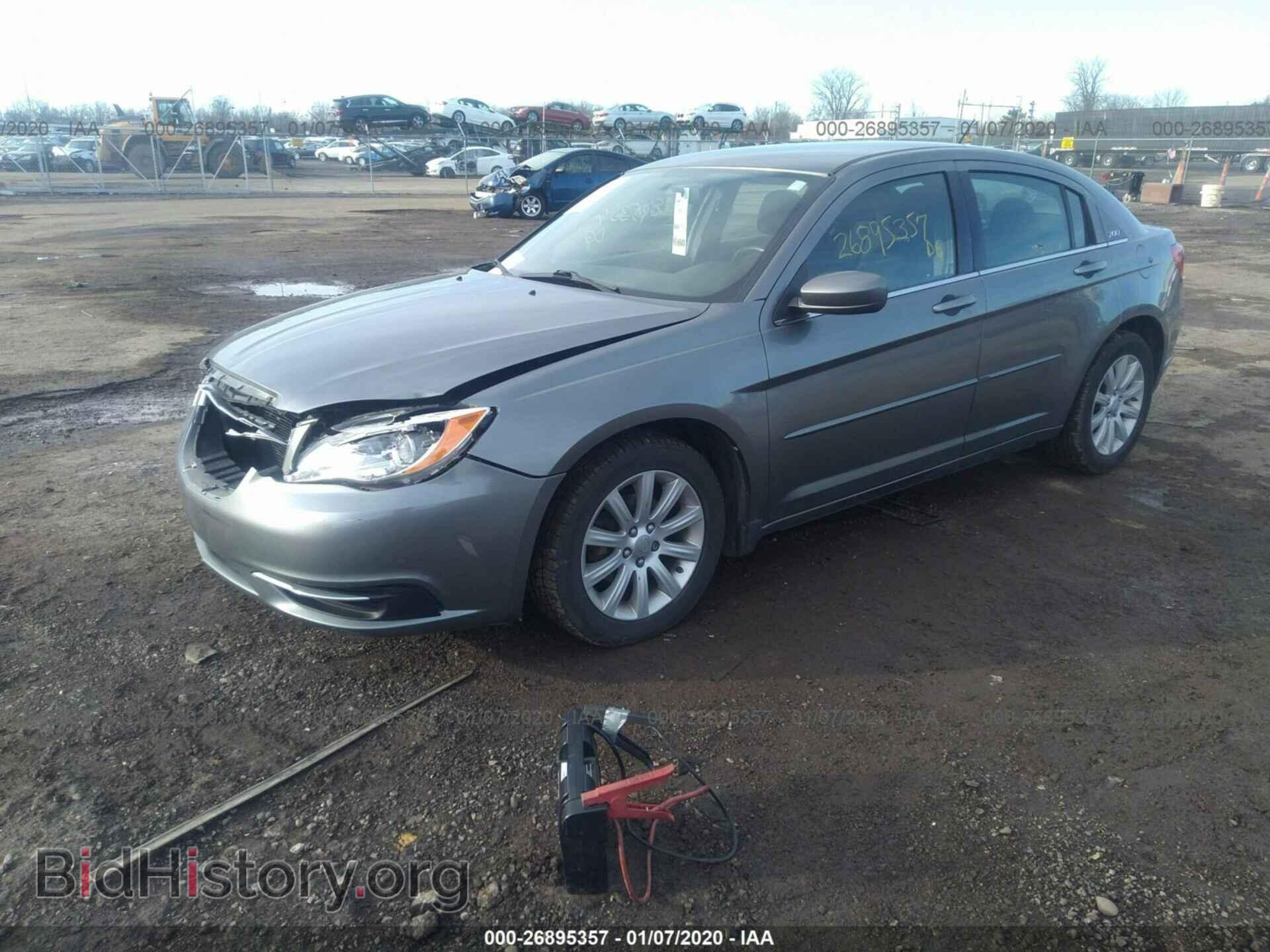 2013 CHRYSLER 200 - VIN: 1C3CCBBG3DN731920 - Фото 2