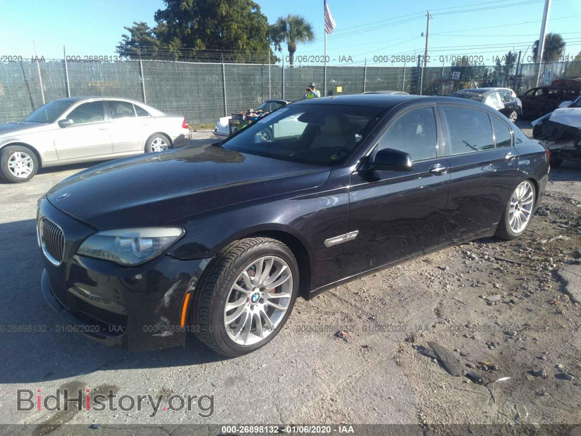 2012 BMW 750 - VIN: WBAKC8C56CC436051 - Фото 2