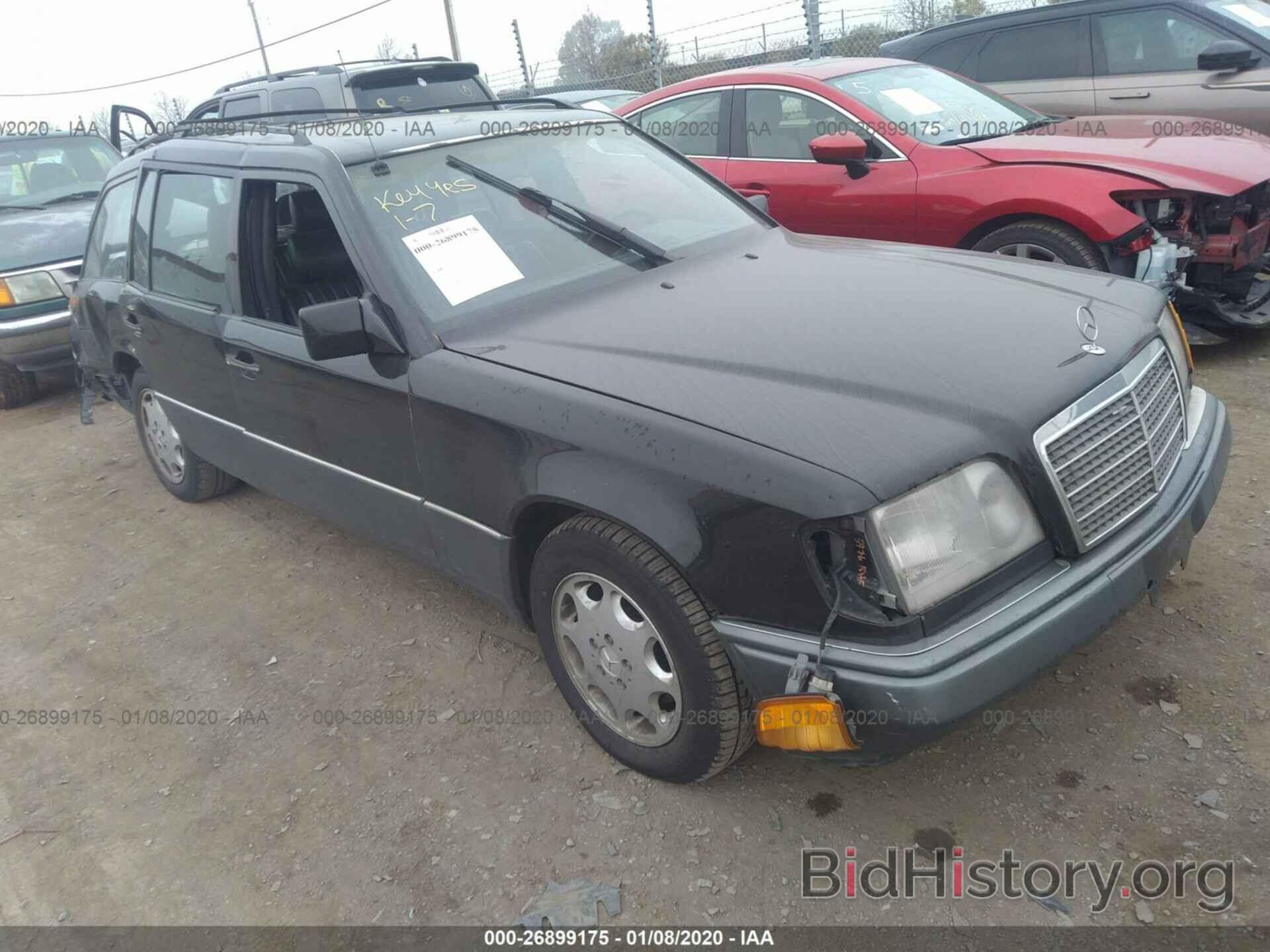 Photo WDBEA92EXRF279420 - MERCEDES-BENZ E 1994