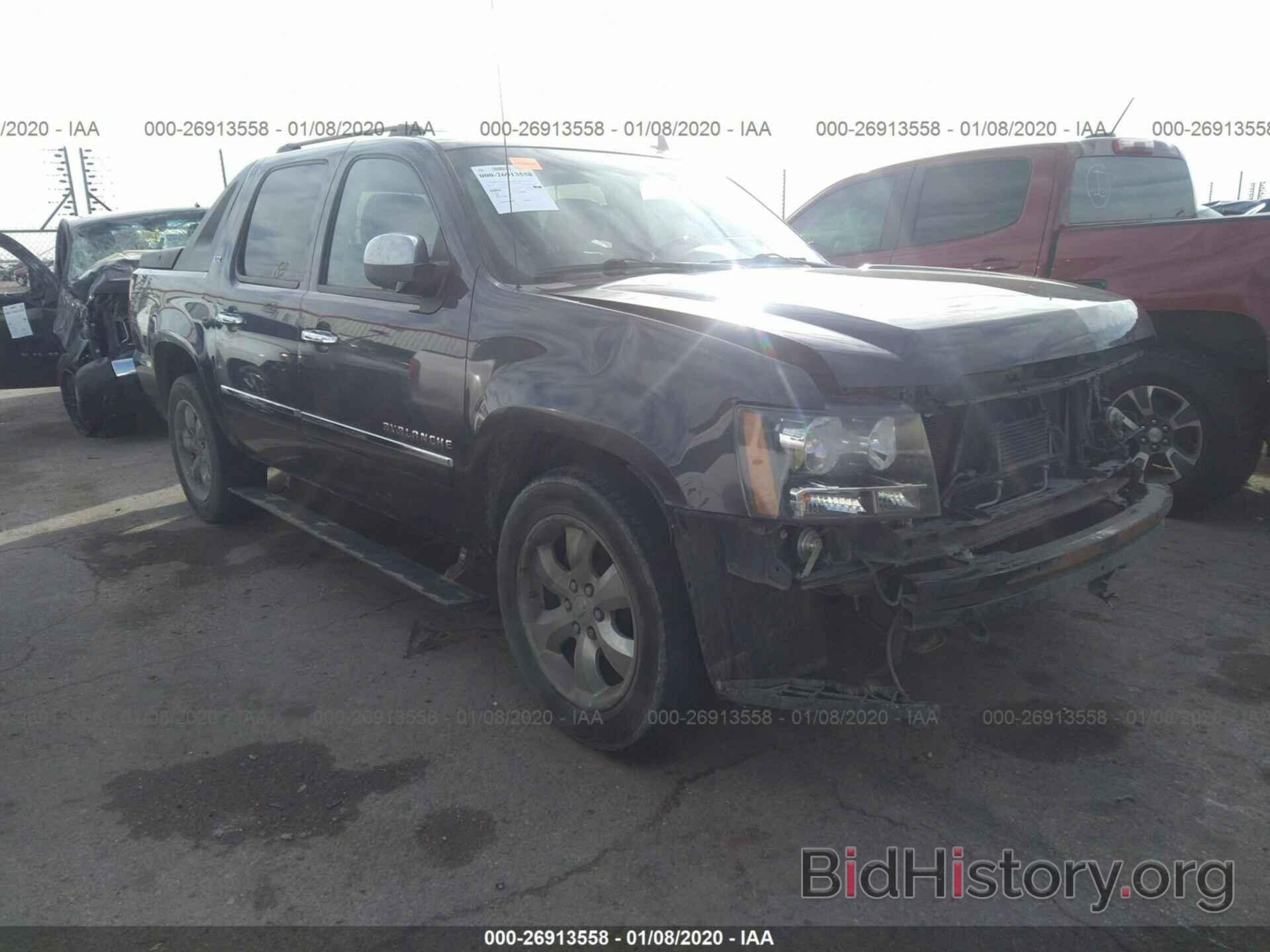Photo 3GNVKGE02AG175582 - CHEVROLET AVALANCHE 2010
