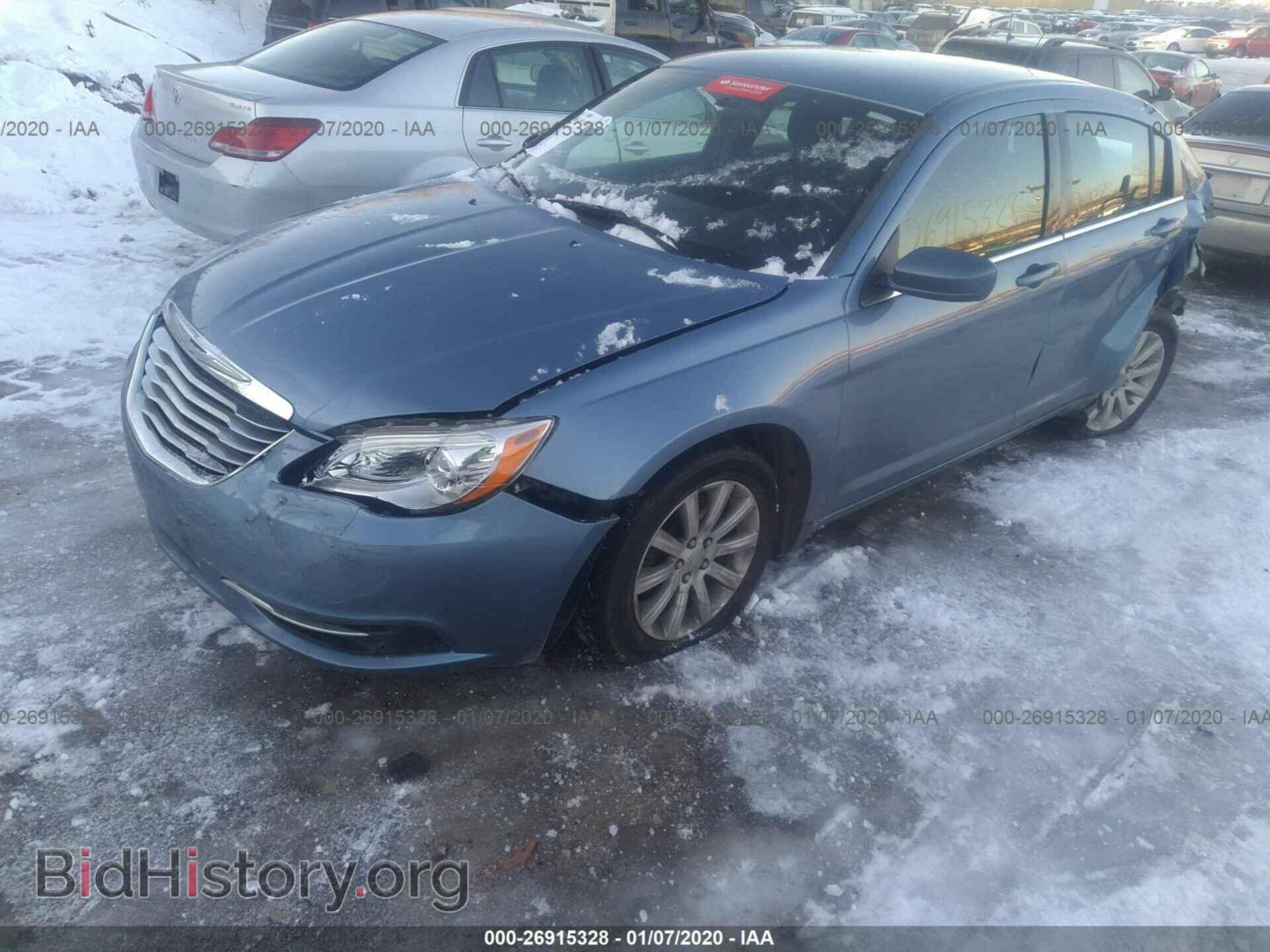 2011 CHRYSLER 200 - VIN: 1C3BC1FB8BN532718 - Фото 2