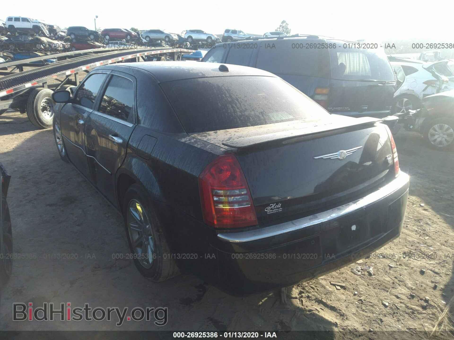 2005 CHRYSLER 300C - VIN: 2C3AA63H45H608231 - Фото 3