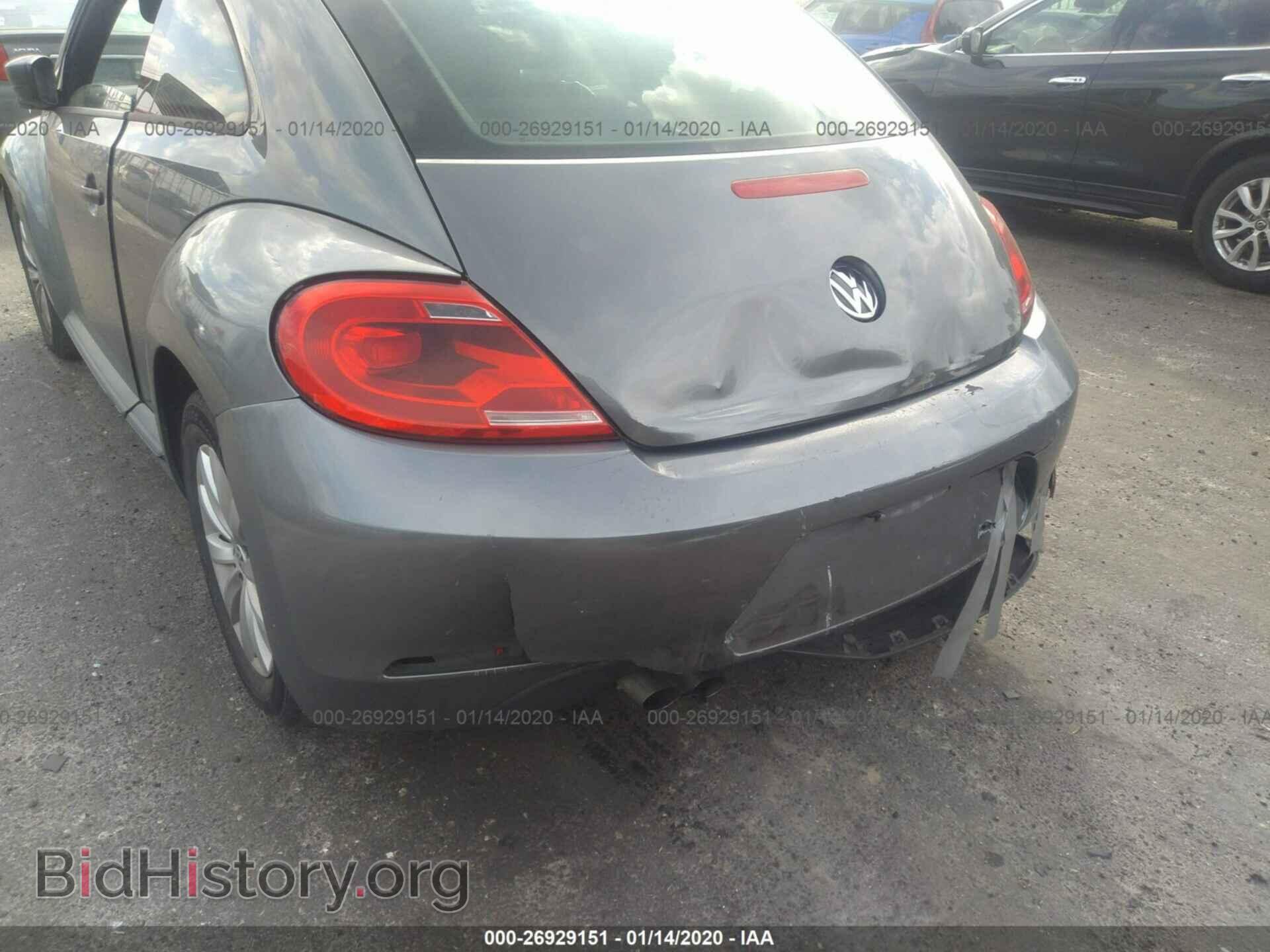 2013 VOLKSWAGEN BEETLE - VIN: 3VWFP7AT6DM637143 - Фото 6