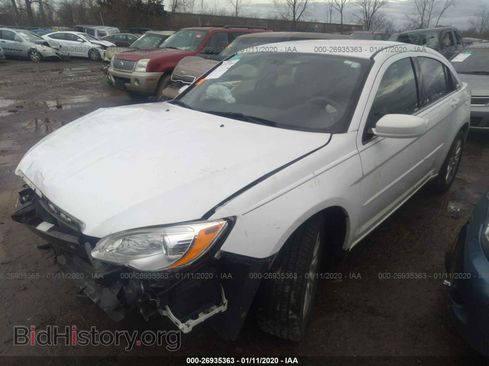 2012 CHRYSLER 200 - VIN: 1C3CCBAB7CN205469 - Фото 2
