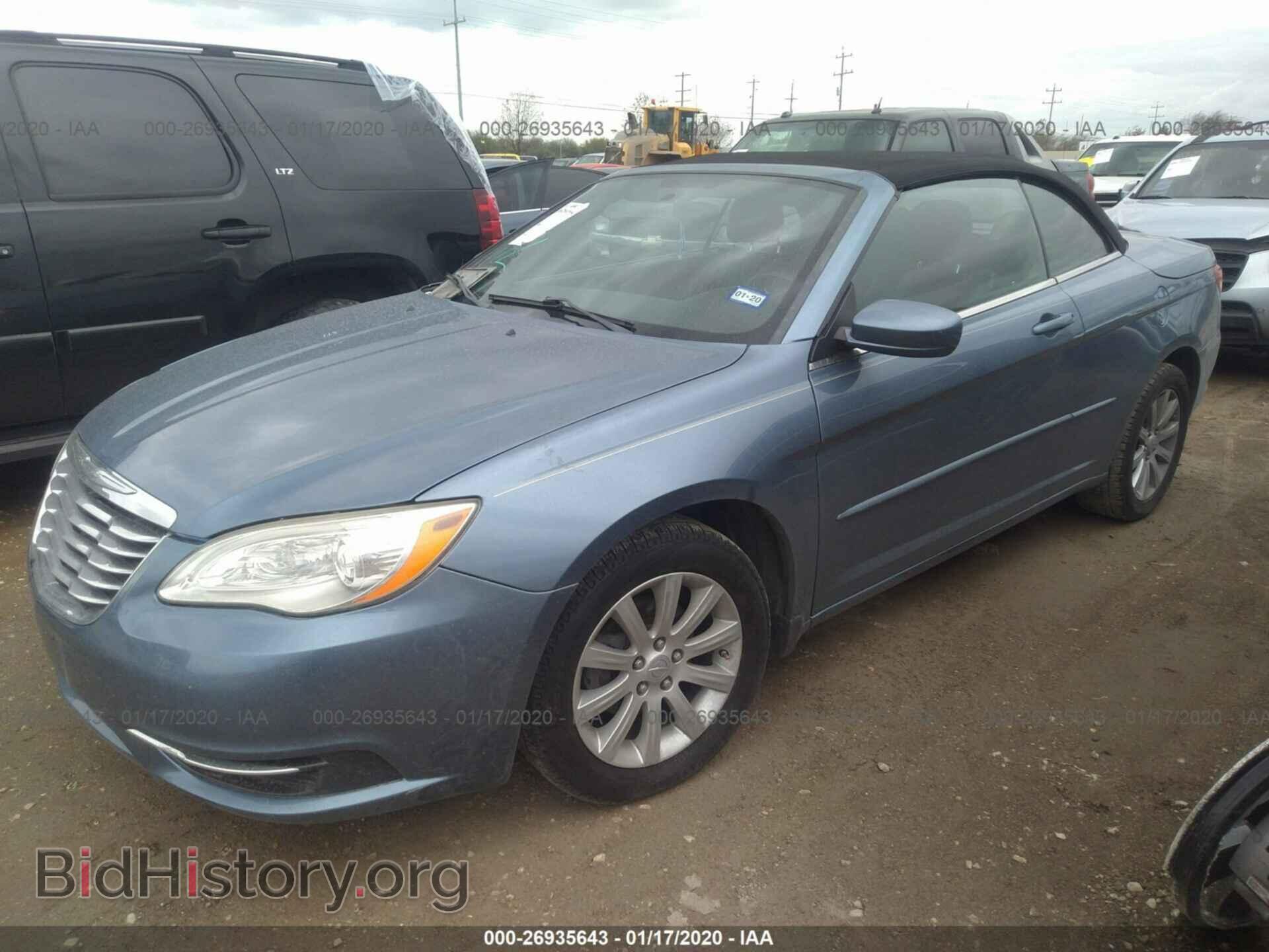2011 CHRYSLER 200 - VIN: 1C3BC2EB6BN589300 - Фото 2
