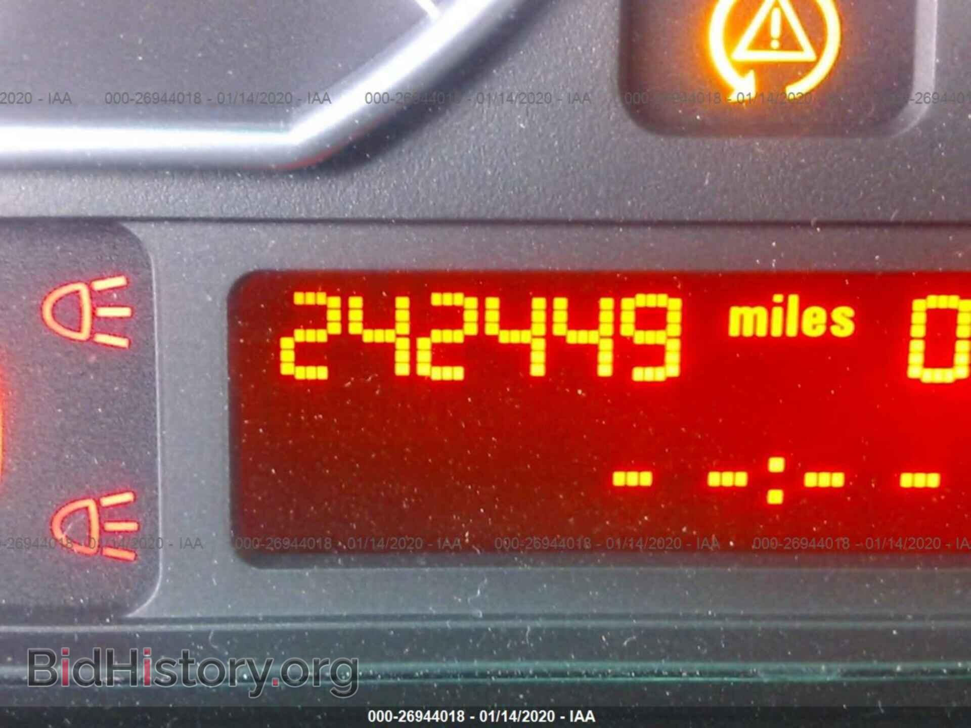 2005 BMW 330 - VIN: WBAEV53495KM38818 - Photo 7