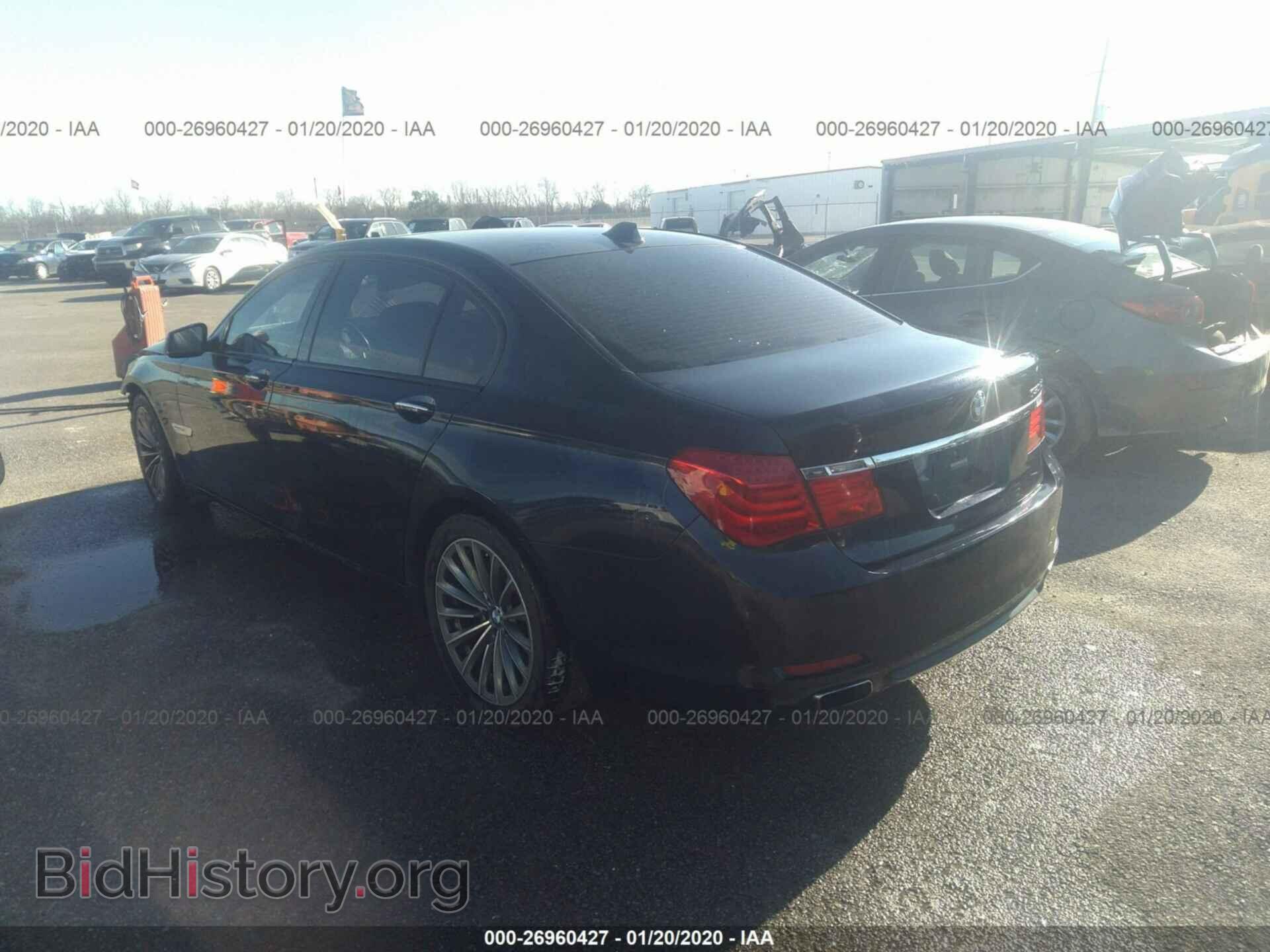 2011 BMW 750 - VIN: WBAKB8C58BCY64592 - Фото 3