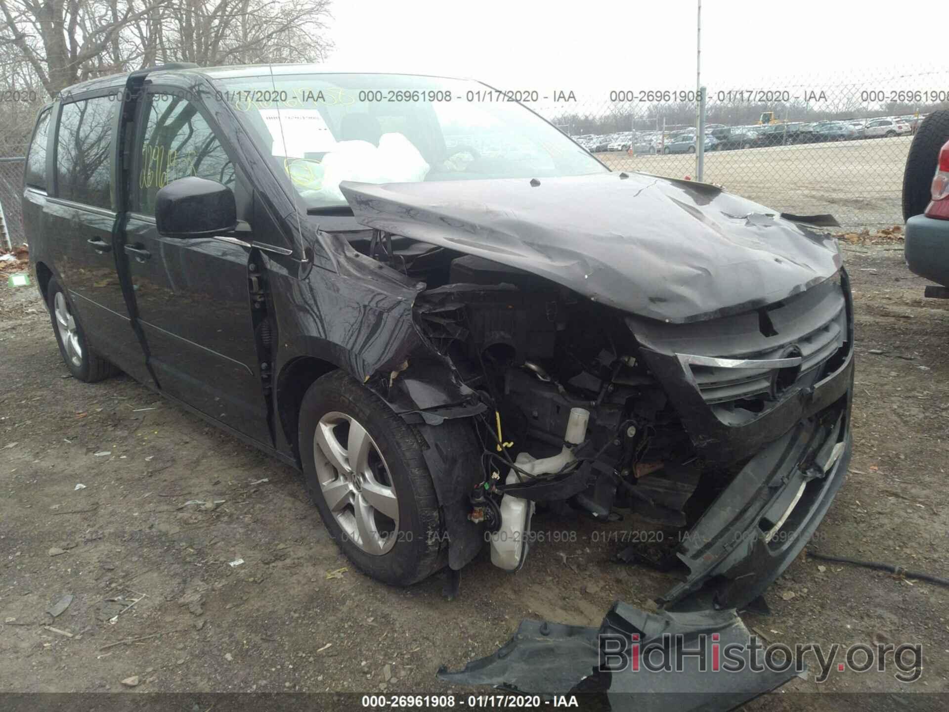 Photo 2V4RW3DG7BR641952 - VOLKSWAGEN ROUTAN 2011