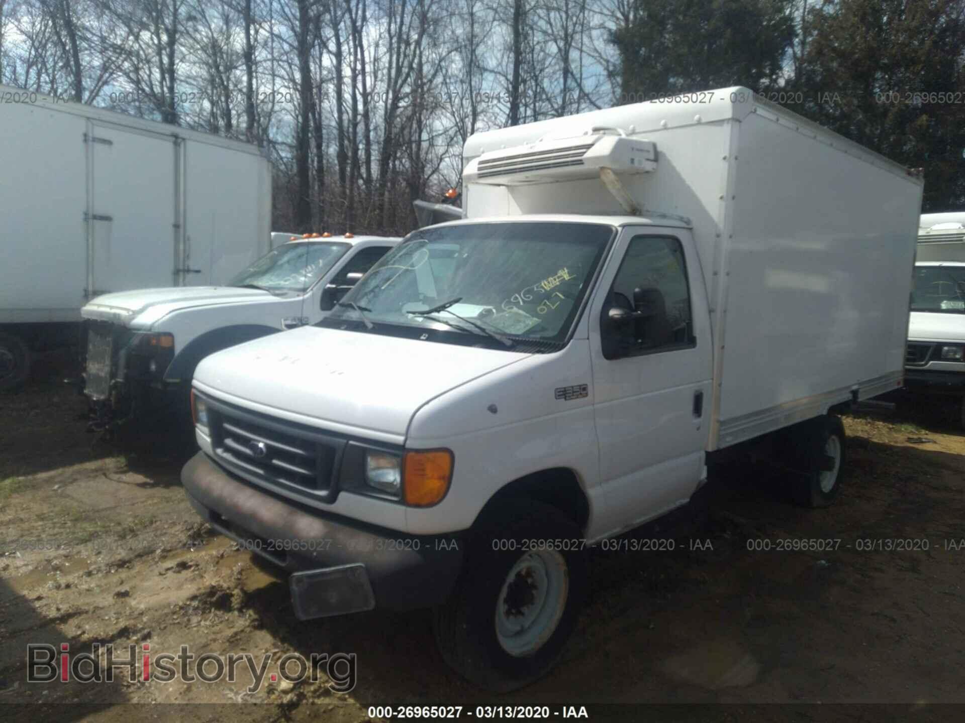 2005 FORD ECONOLINE - VIN: 1FDSE35L65HB30965 - Фото 2