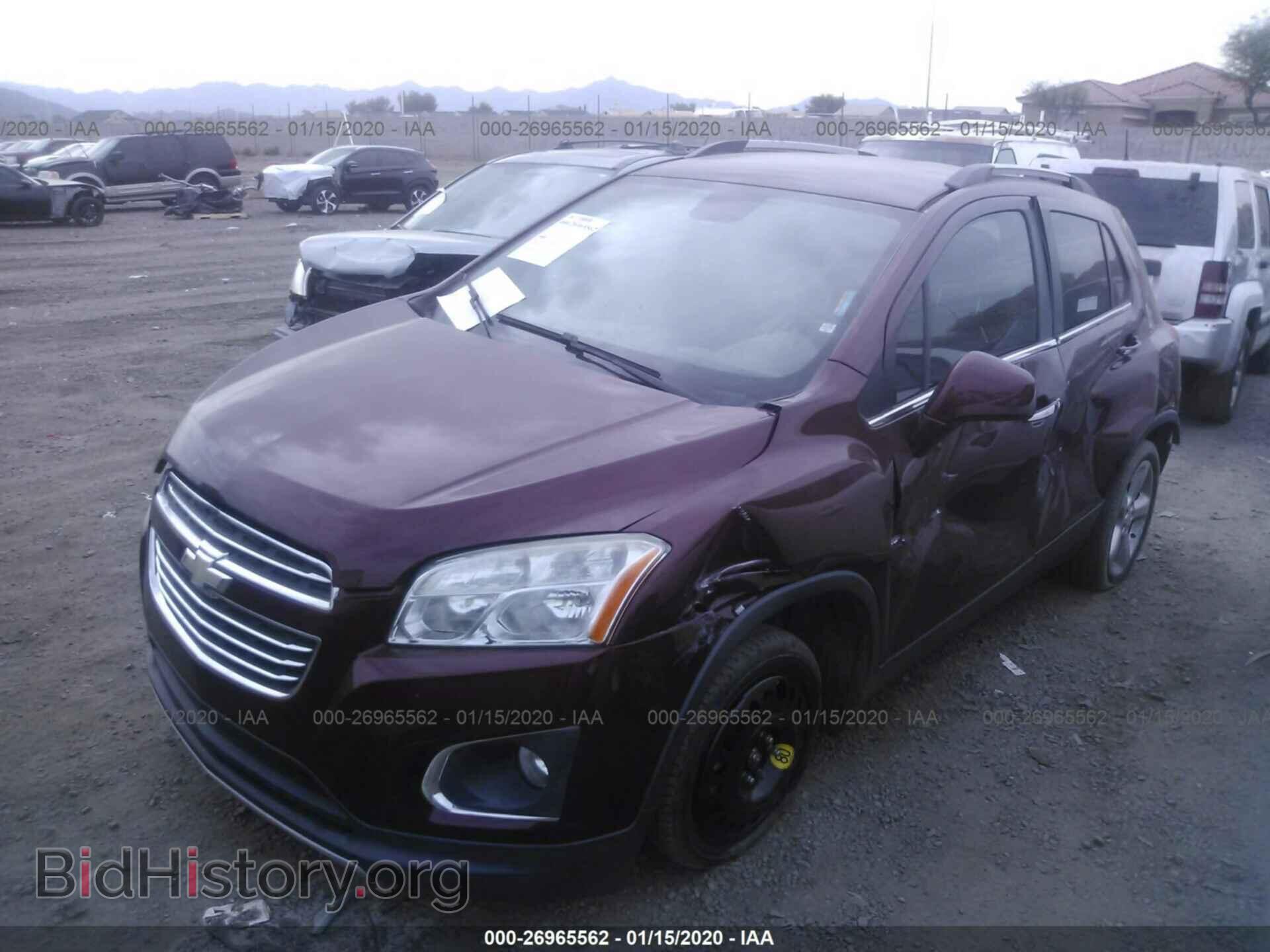 2016 CHEVROLET TRAX - VIN: 3GNCJMSB5GL135527 - Фото 2