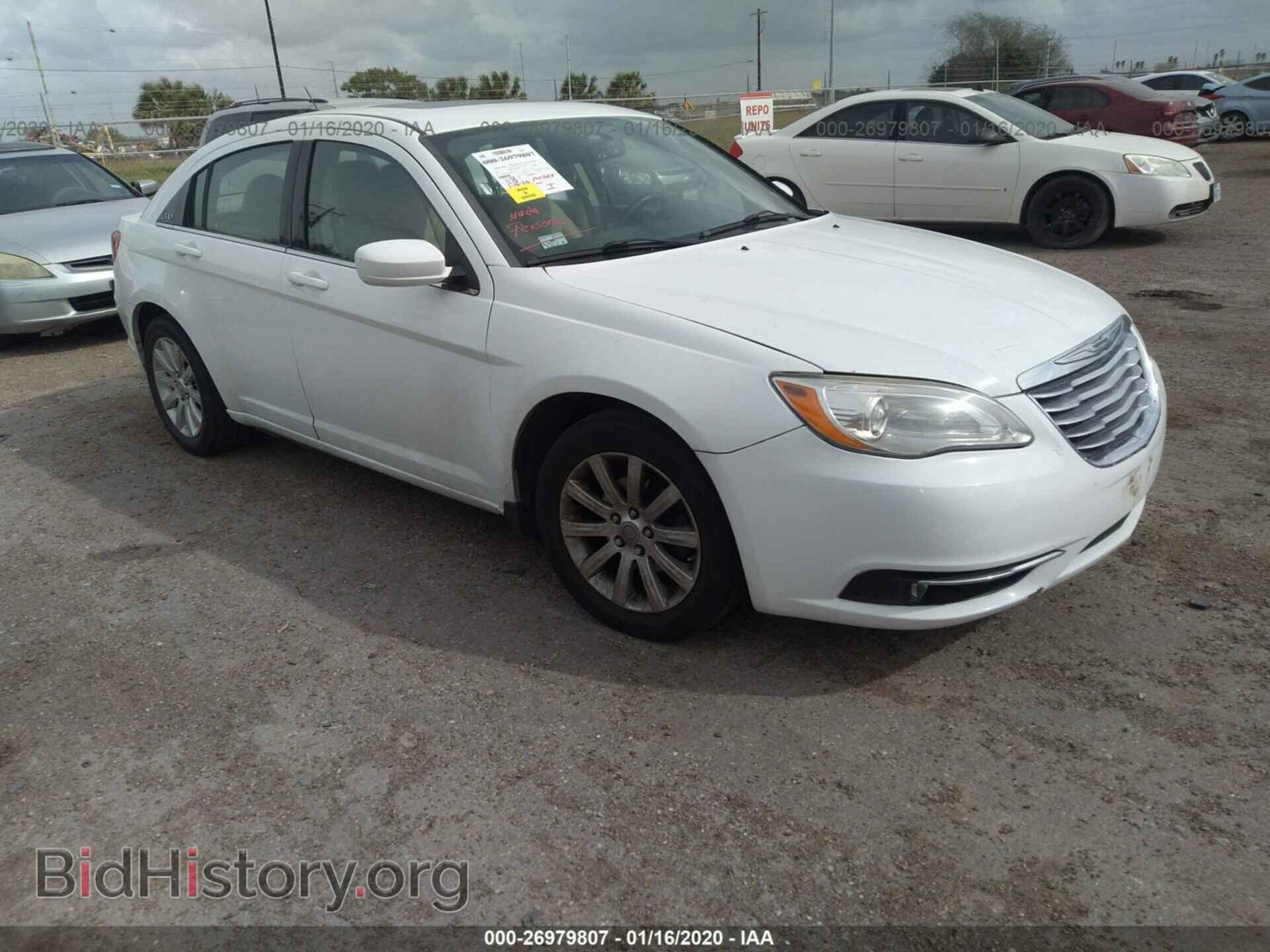 Photo 1C3BC1FG5BN550136 - CHRYSLER 200 2011