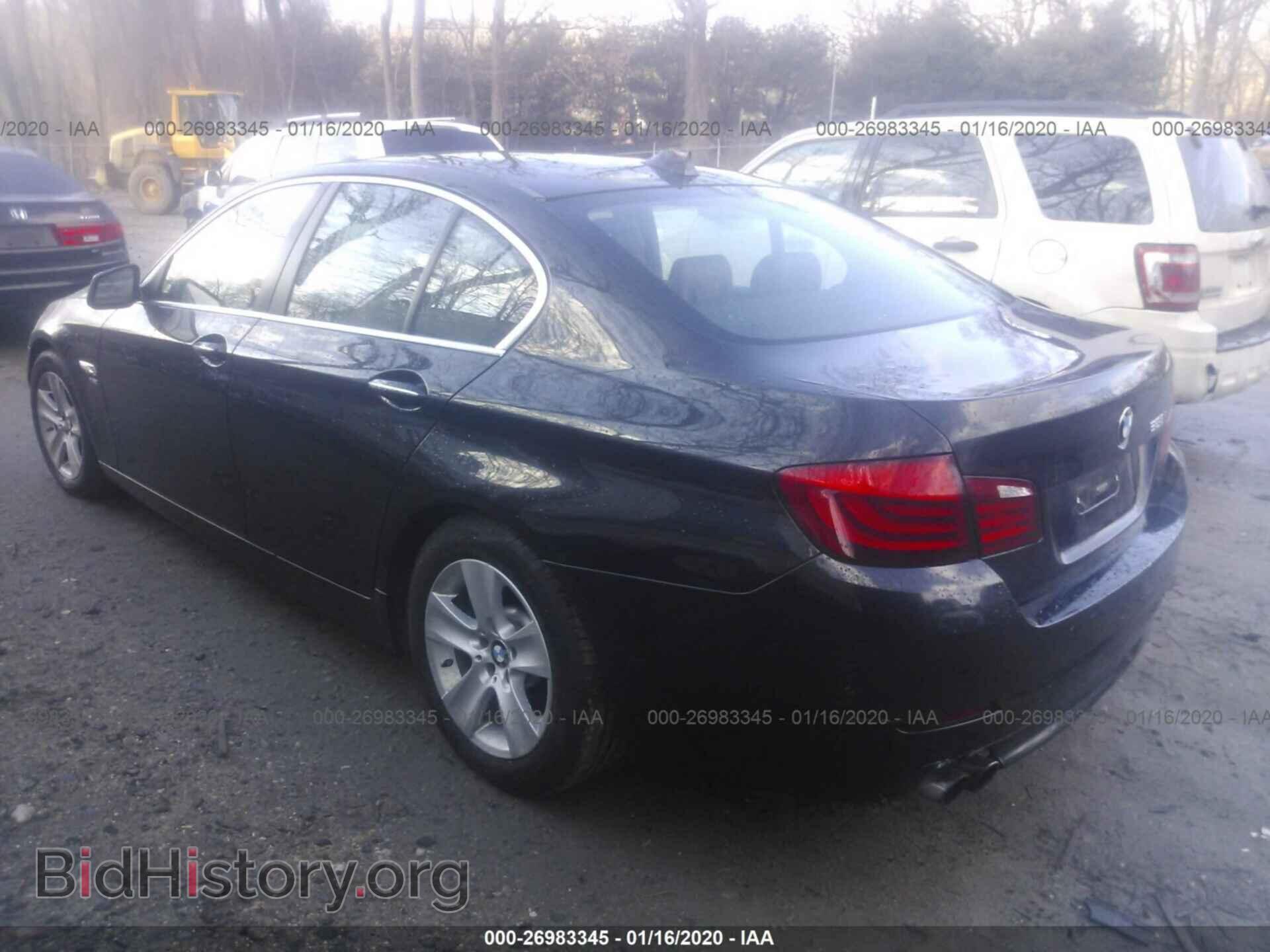 2012 BMW 528 - VIN: WBAXH5C51CDW09166 - Фото 3