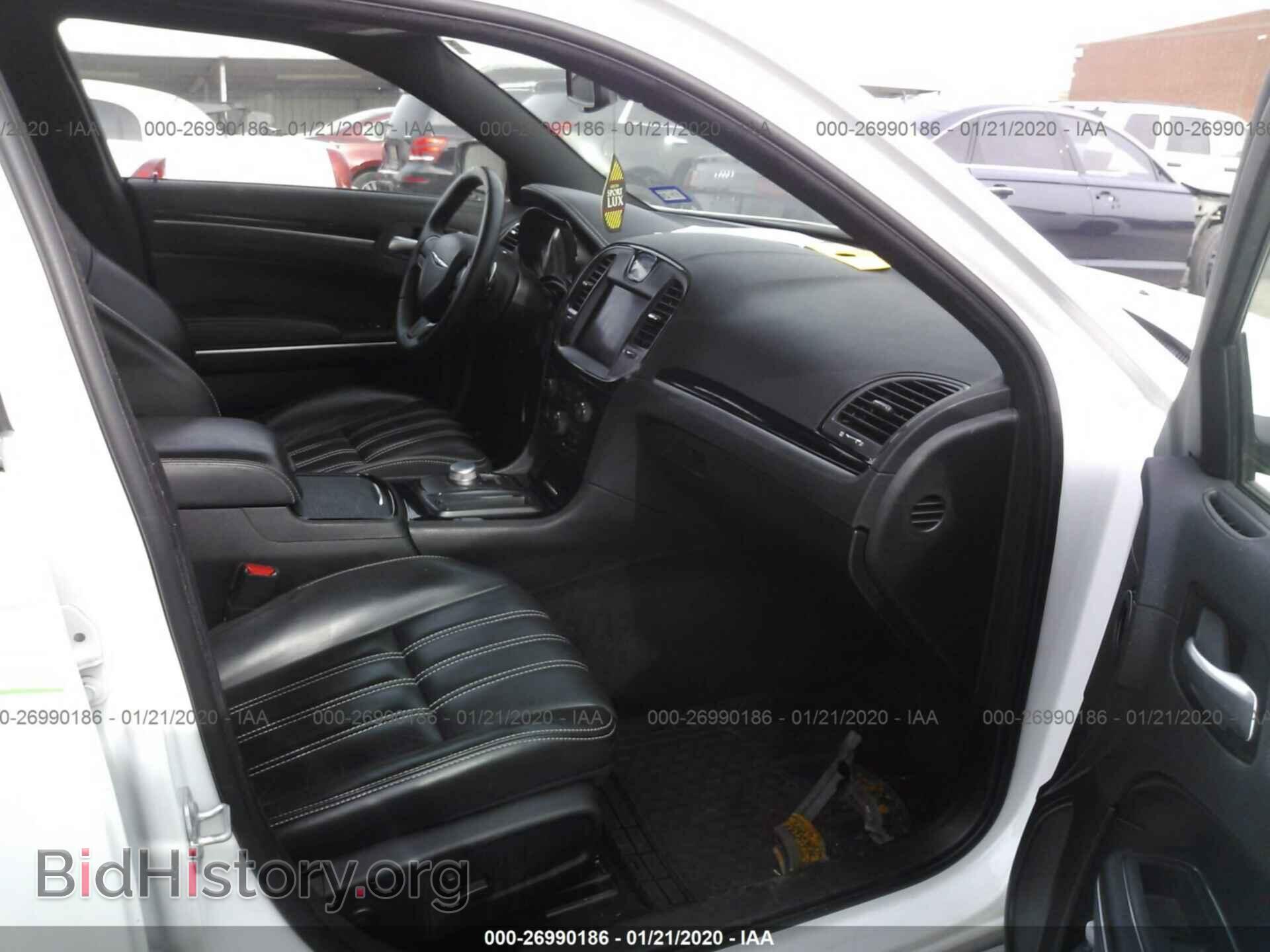 2018 CHRYSLER 300 - VIN: 2C3CCABG7JH240412 - Фото 5
