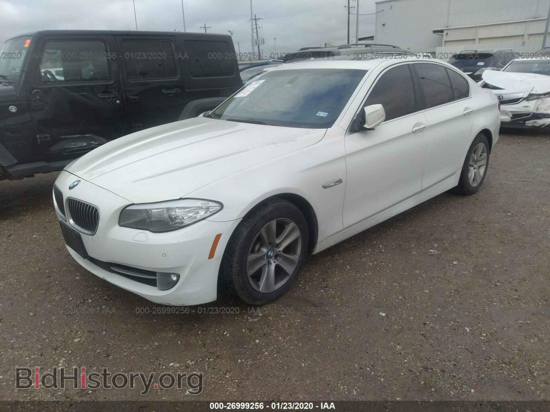 2011 BMW 528 - VIN: WBAFR1C5XBC744636 - Фото 2