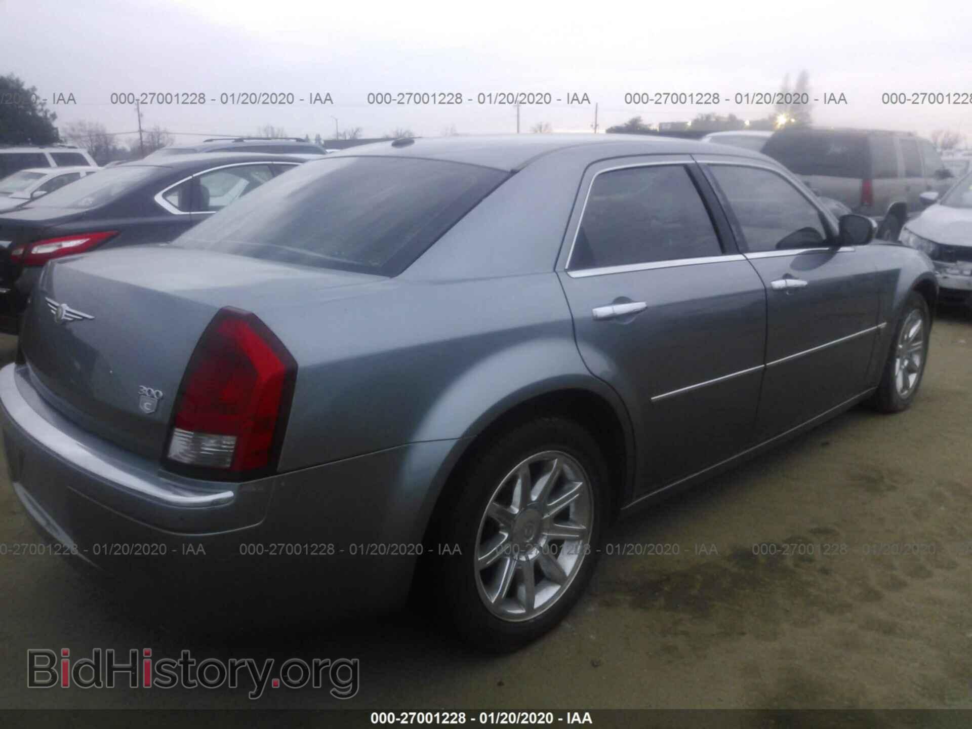 2006 CHRYSLER 300C - VIN: 2C3KA63H76H293589 - Фото 4