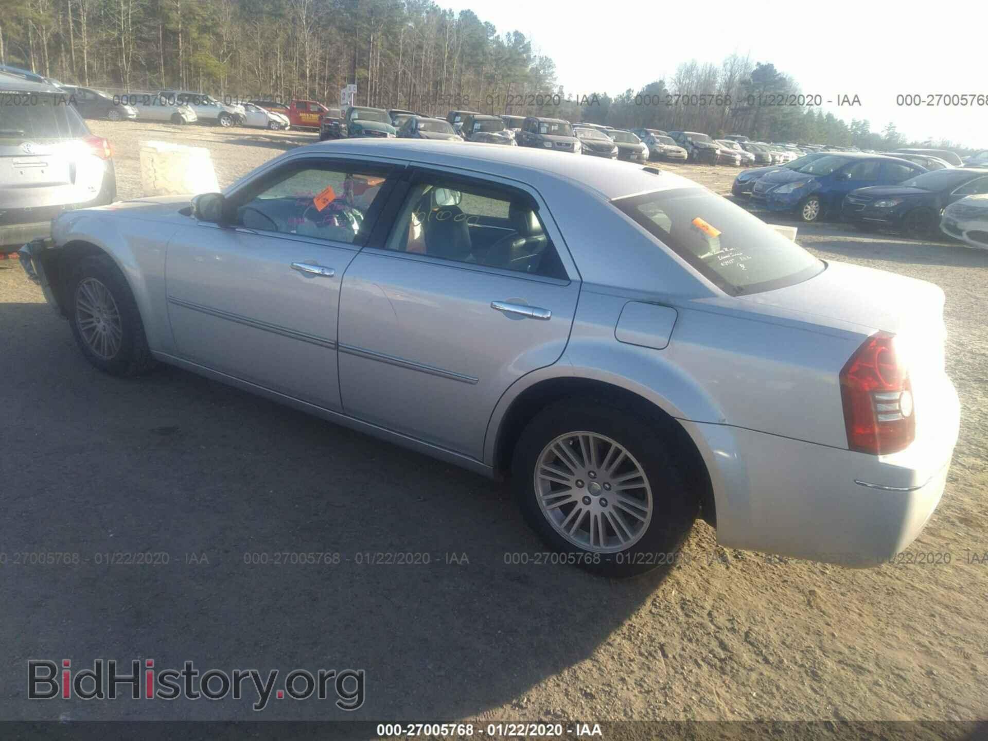 2010 CHRYSLER 300 - VIN: 2C3CA5CV0AH164784 - Фото 3