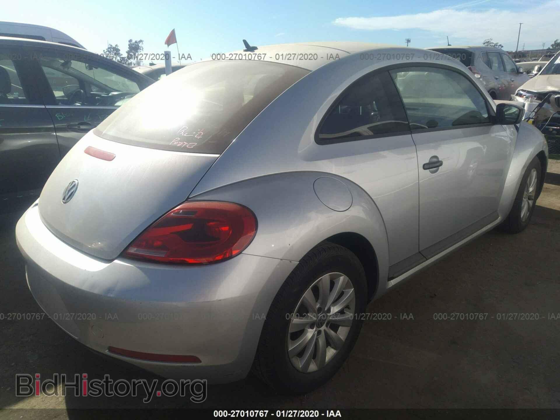2014 VOLKSWAGEN BEETLE - VIN: 3VWF17AT6EM637727 - Фото 4