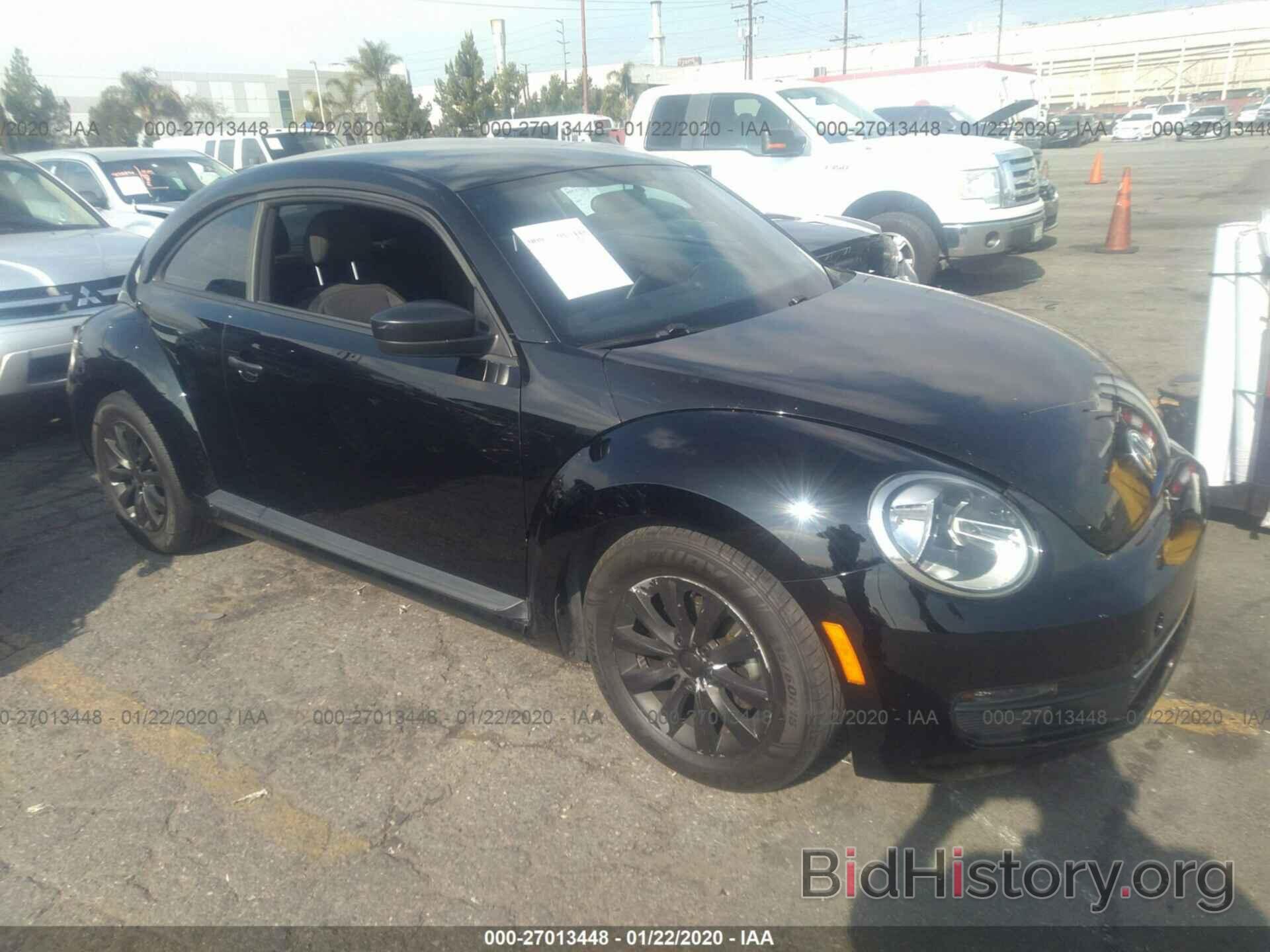 Photo 3VWF17ATXEM640906 - VOLKSWAGEN BEETLE 2014