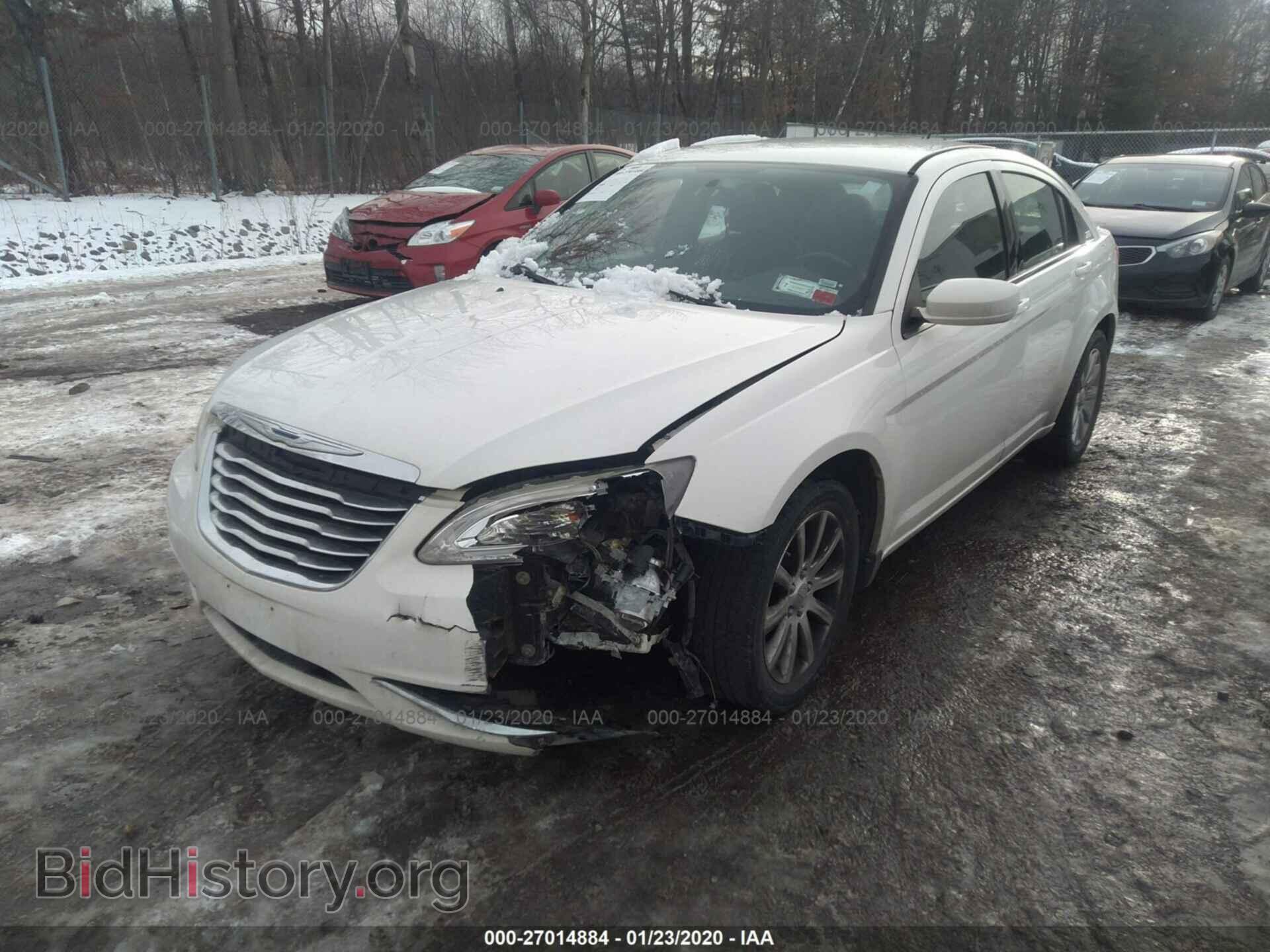 2011 CHRYSLER 200 - VIN: 1C3BC1FG5BN522384 - Фото 2