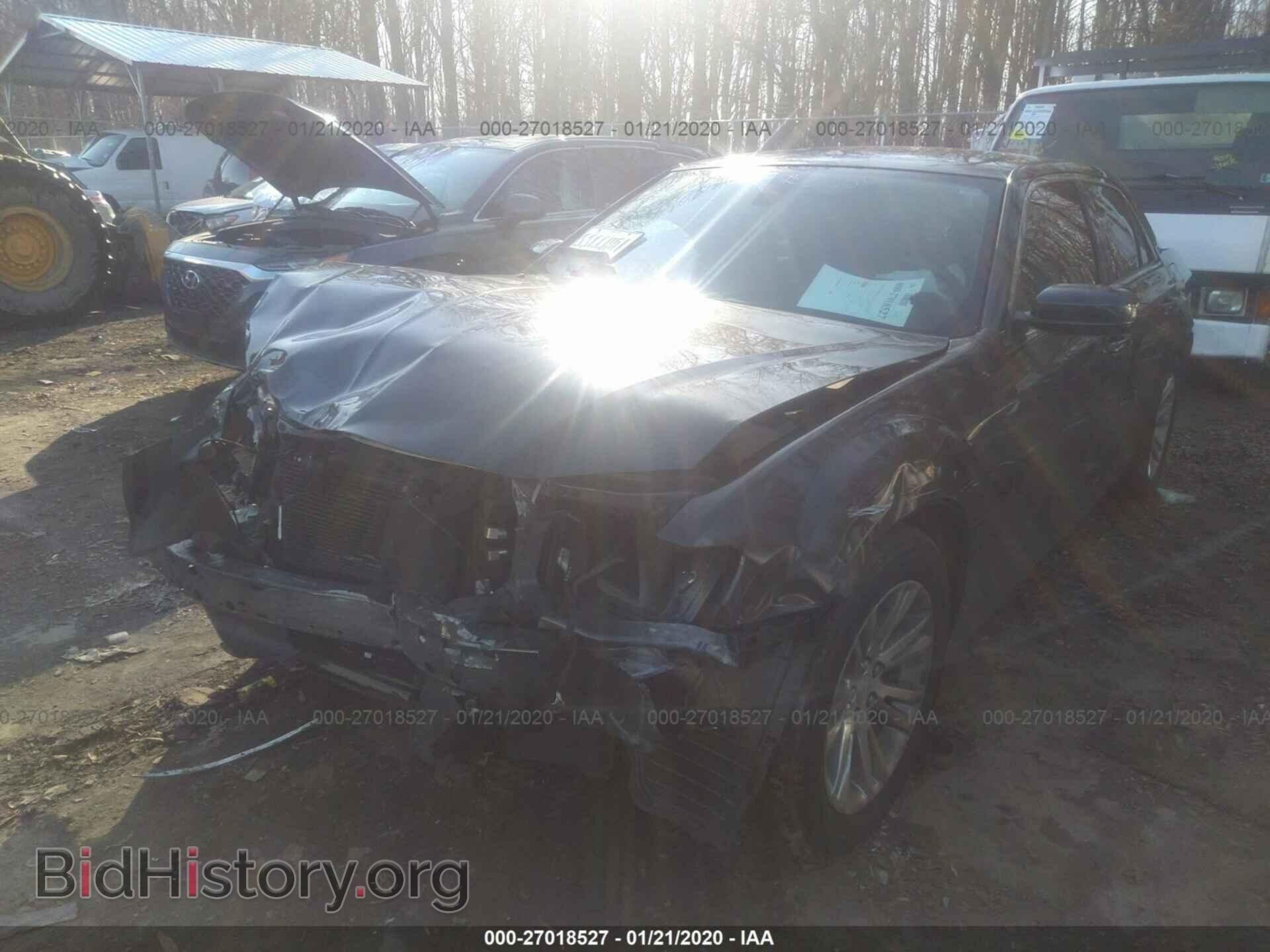 2018 CHRYSLER 300 - VIN: 2C3CCAAG6JH338350 - Фото 2