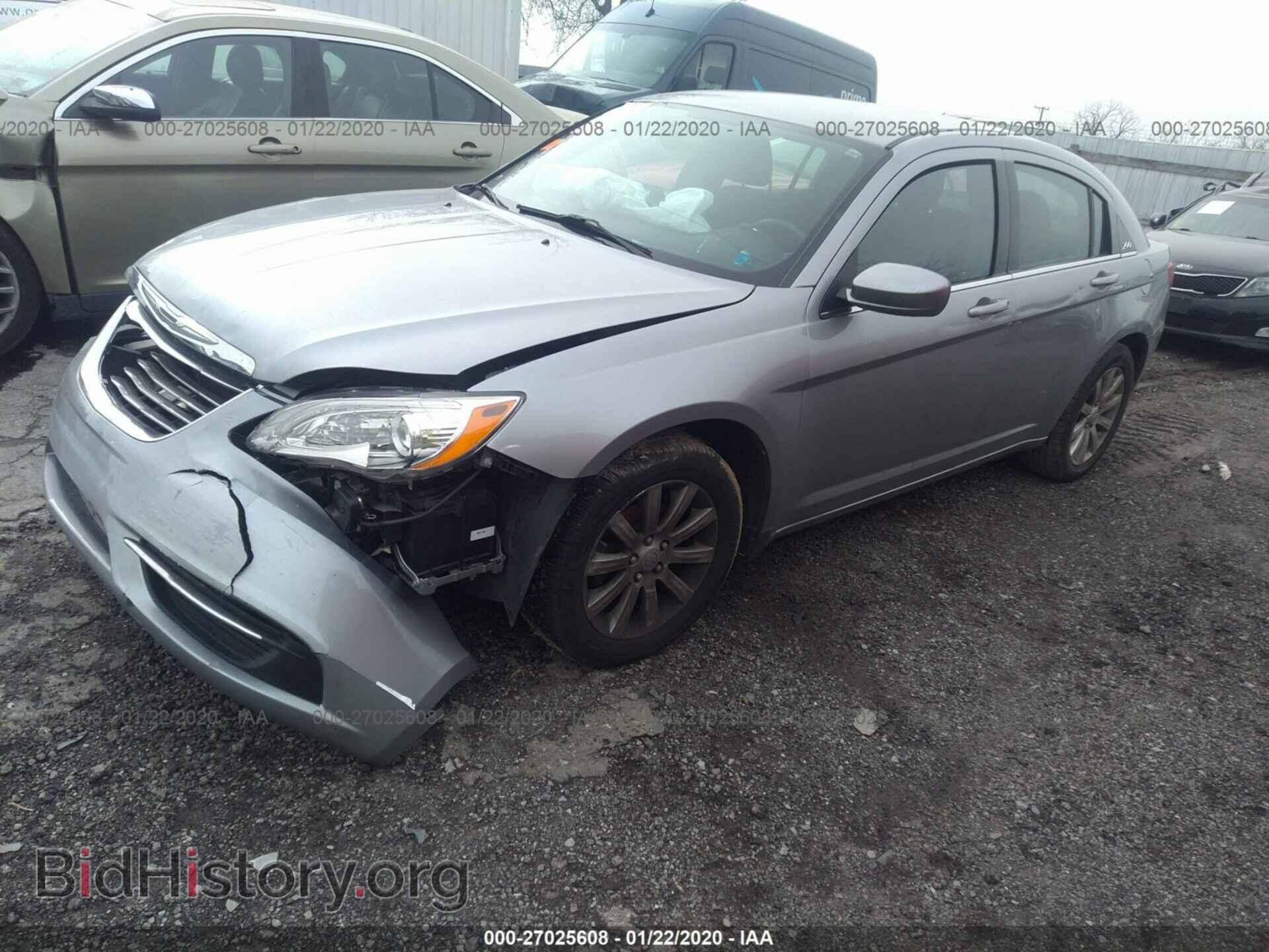 2013 CHRYSLER 200 - VIN: 1C3CCBBB2DN722839 - Фото 2
