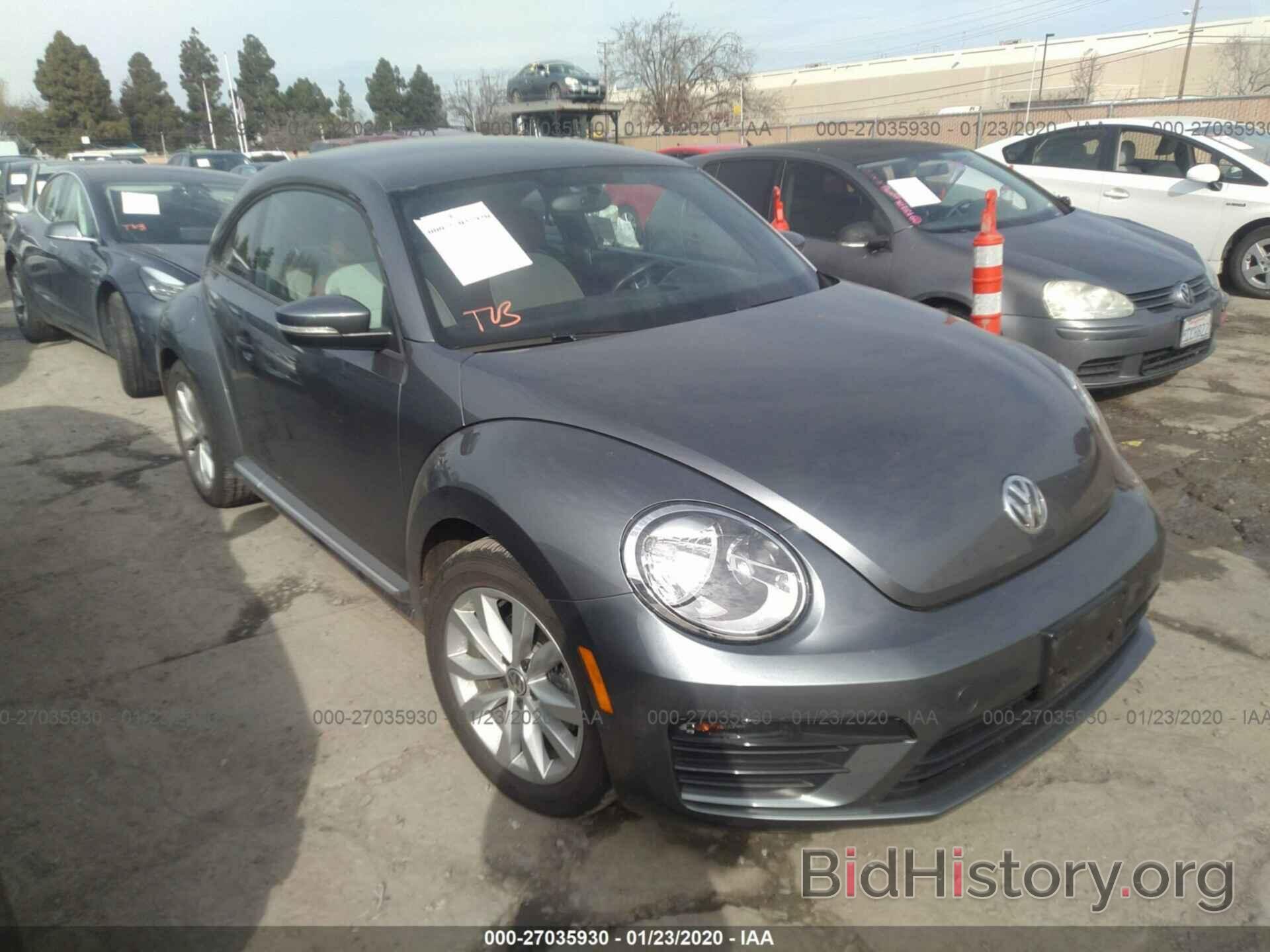 Photo 3VWF17AT8HM627544 - VOLKSWAGEN BEETLE 2017