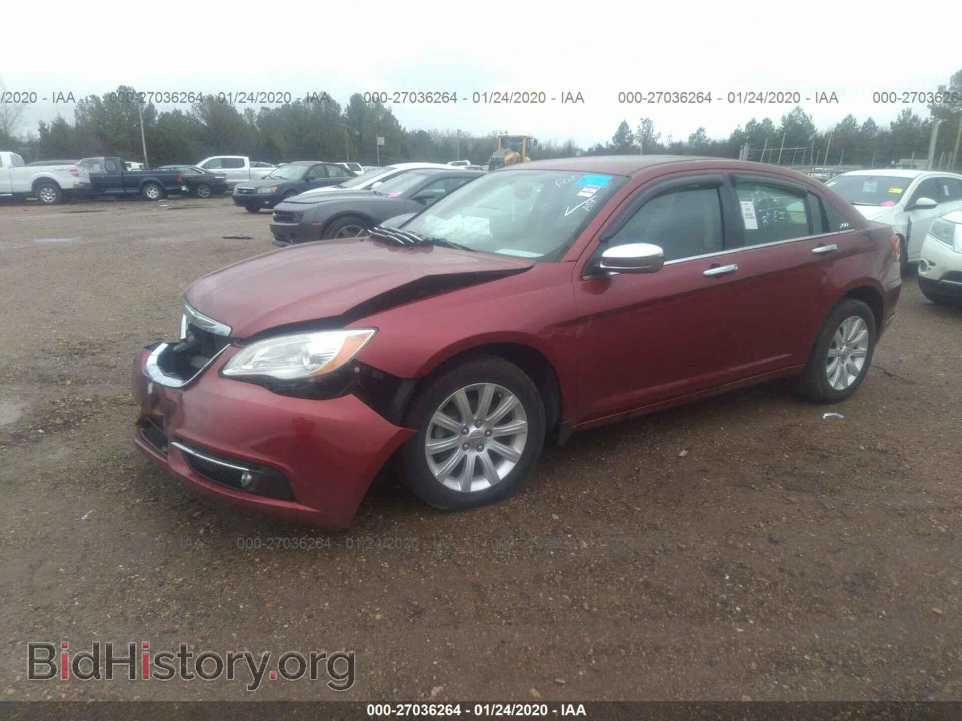 2013 CHRYSLER 200 - VIN: 1C3CCBCG0DN577357 - Фото 2