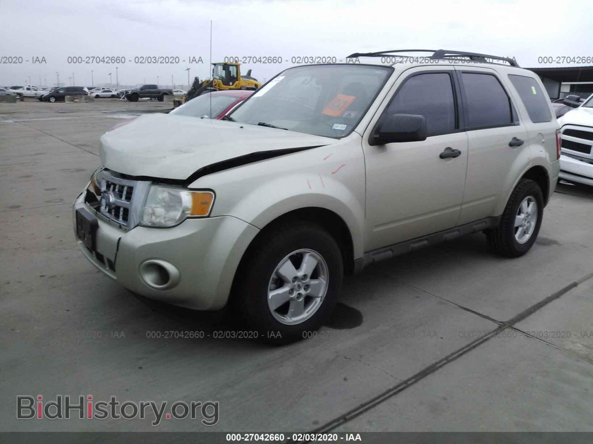 2011 FORD ESCAPE - VIN: 1FMCU0C76BKC51232 - Photo 2